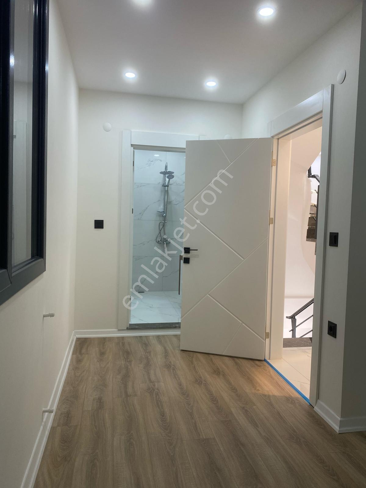 Didim Efeler'de Satılık Havuzlu Güvenlikli Bahçeli Villa - Görsel 23