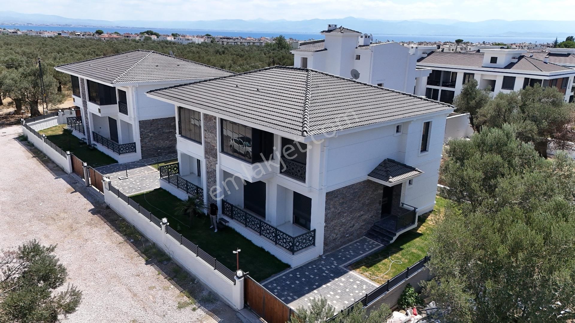 Altınoluk Yolun Altında Altta Odası Olan 4+1 Sıfır Villa - Görsel 5