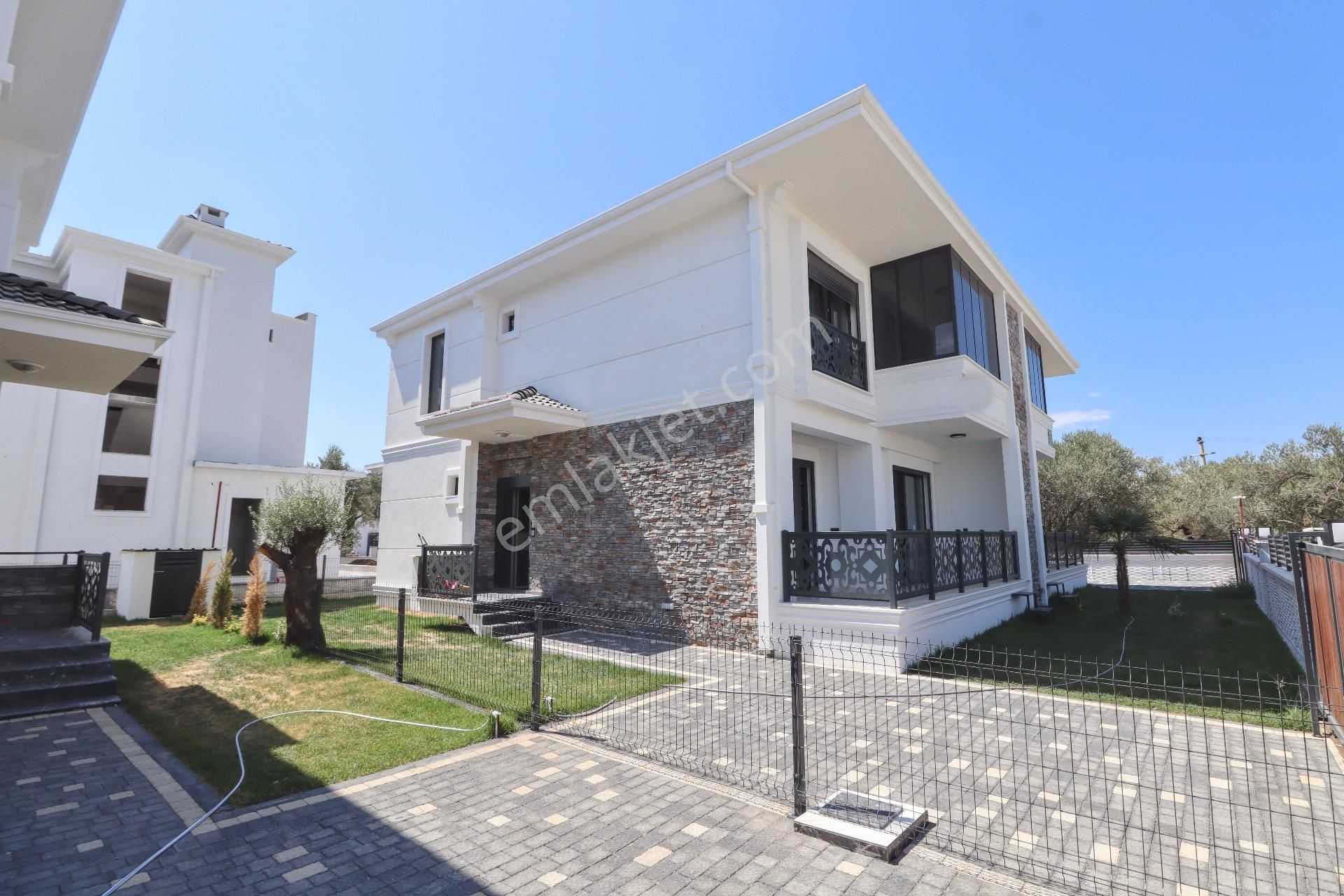 Altınoluk Yolun Altında Altta Odası Olan 4+1 Sıfır Villa - Görsel 2