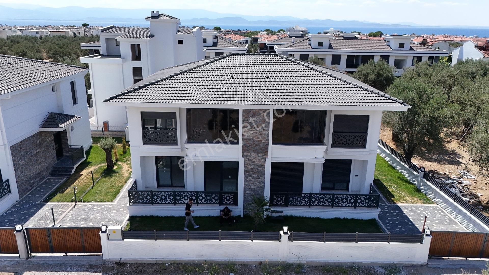 Altınoluk Yolun Altında Altta Odası Olan 4+1 Sıfır Villa - Görsel 4