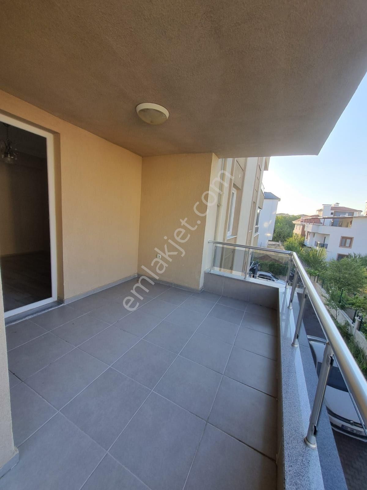 Fatih Mahallesinde Mehmet Cetin İmamhatip Okulun Yanında Ara Kat - Görsel 12