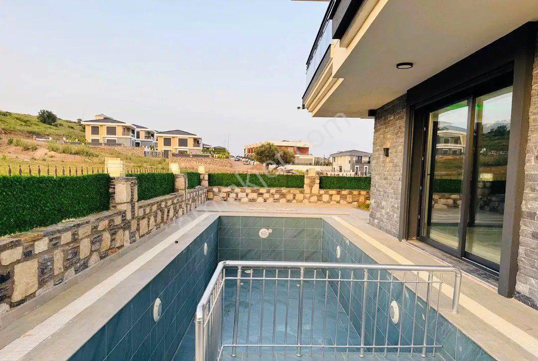 Didim Efeler Mahallesinde 5+1 Tam Mustakil Havuzlu Bahçeli Köşe Başı Villa Satıyoruz - Görsel 2
