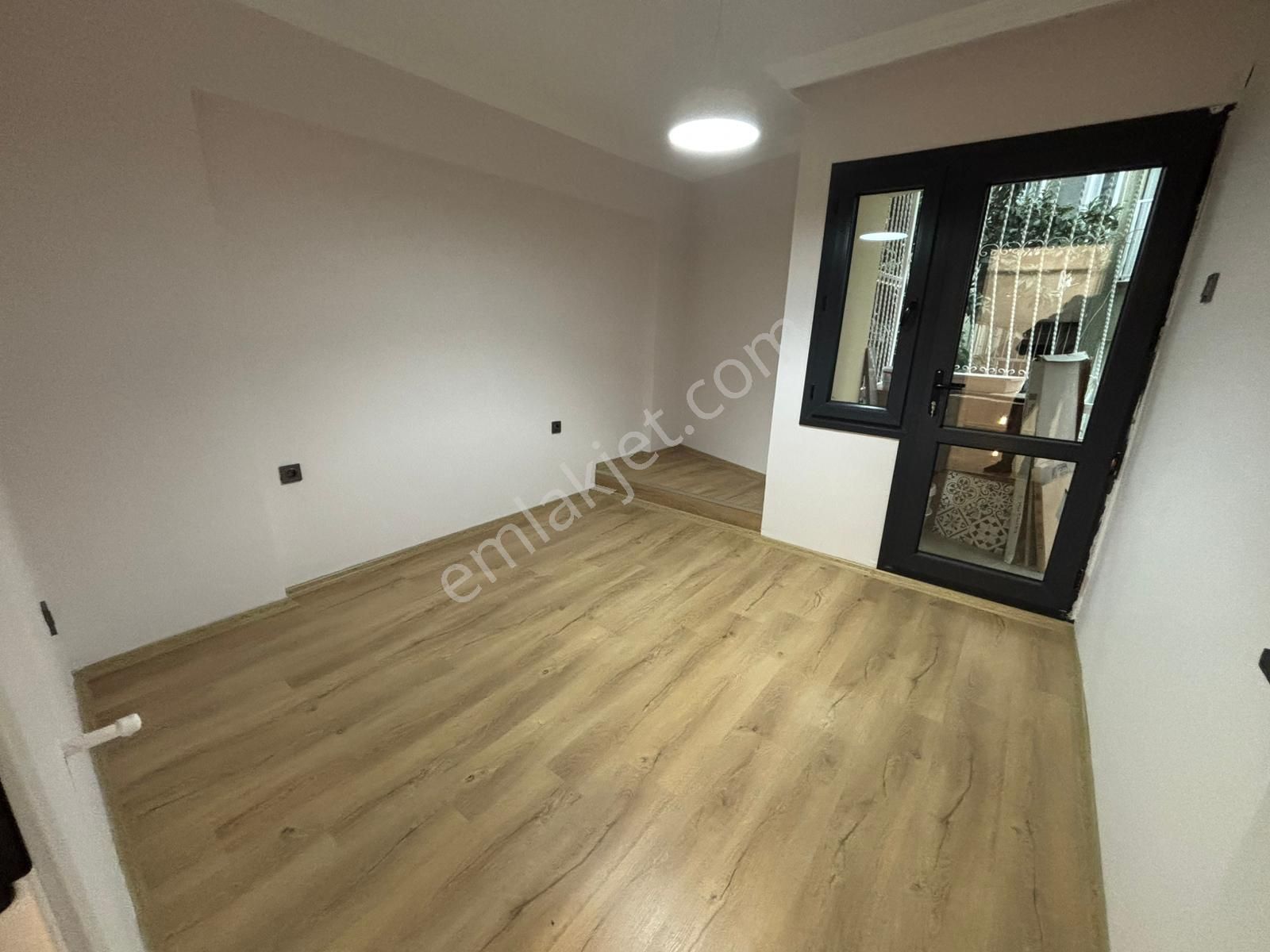 Asil'den Üçkuyularda Cadde Yanı 3+1 Arakat Köşe Daire - Görsel 18