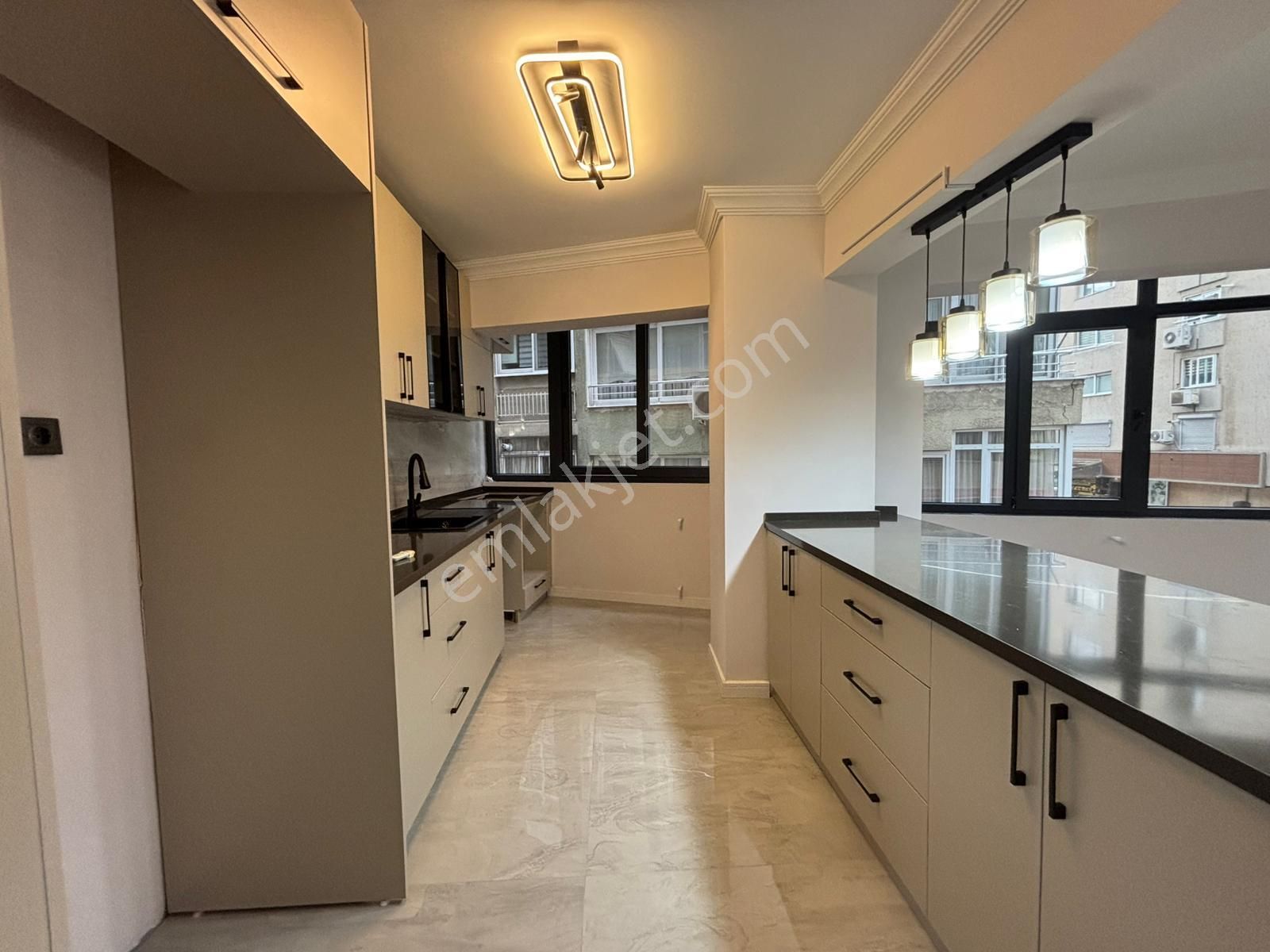 Asil'den Üçkuyularda Cadde Yanı 3+1 Arakat Köşe Daire - Görsel 2