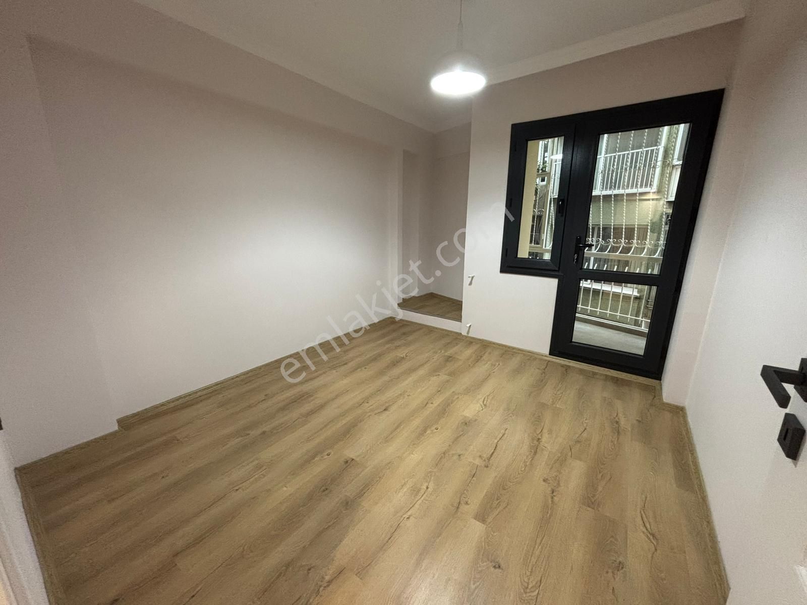 Asil'den Üçkuyularda Cadde Yanı 3+1 Arakat Köşe Daire - Görsel 19