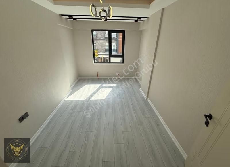 Beylikdüzü Merkez'de Metrobüse Komşu 3+1 Şık Tasarımlı Dairemiz - Görsel 8