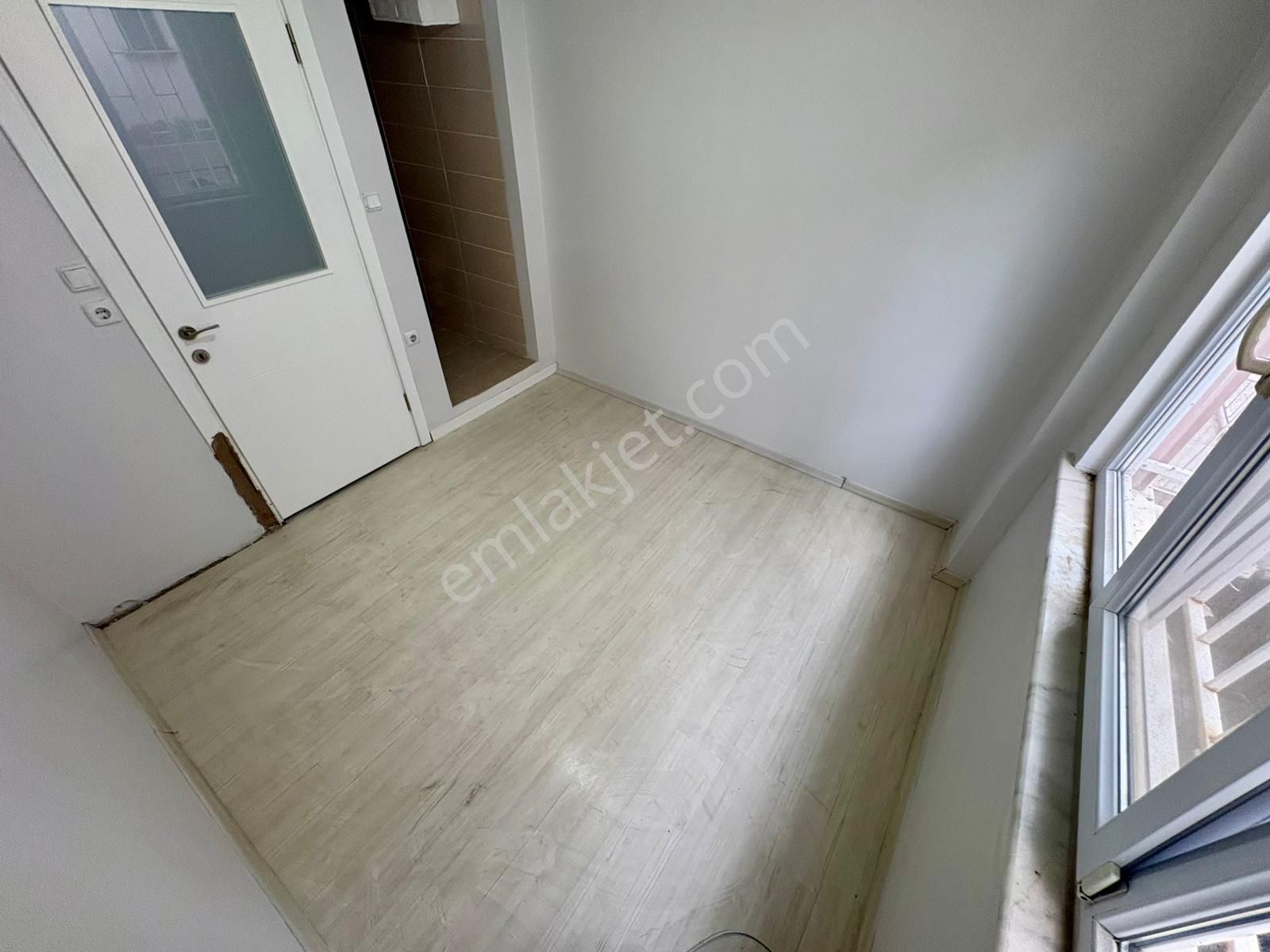 Akçay Sezgin Emlaktan Denize 200 Mt Bahçe Kullanımlı Satılık 3+1 Daire - Görsel 18