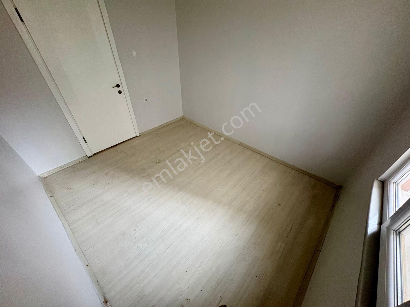 Akçay Sezgin Emlaktan Denize 200 Mt Bahçe Kullanımlı Satılık 3+1 Daire - Görsel 27