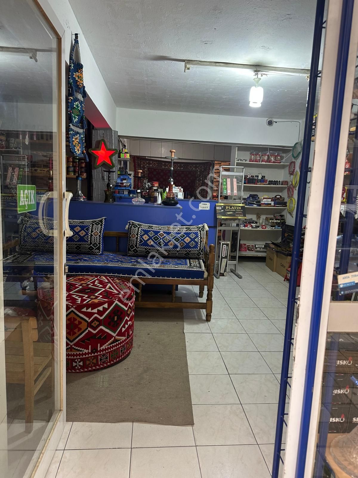 Eski Pazar Caddesinde Satılık İki Dükkan