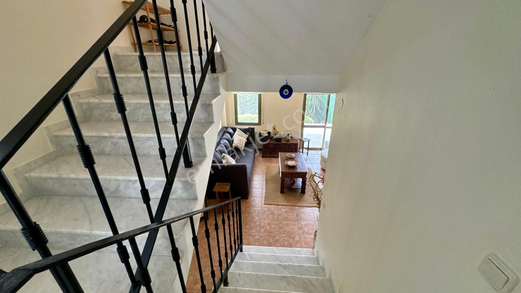 Çeşme/ardıç’ta Çok Özel Konumda Satılık 4+1 Villa - Görsel 21