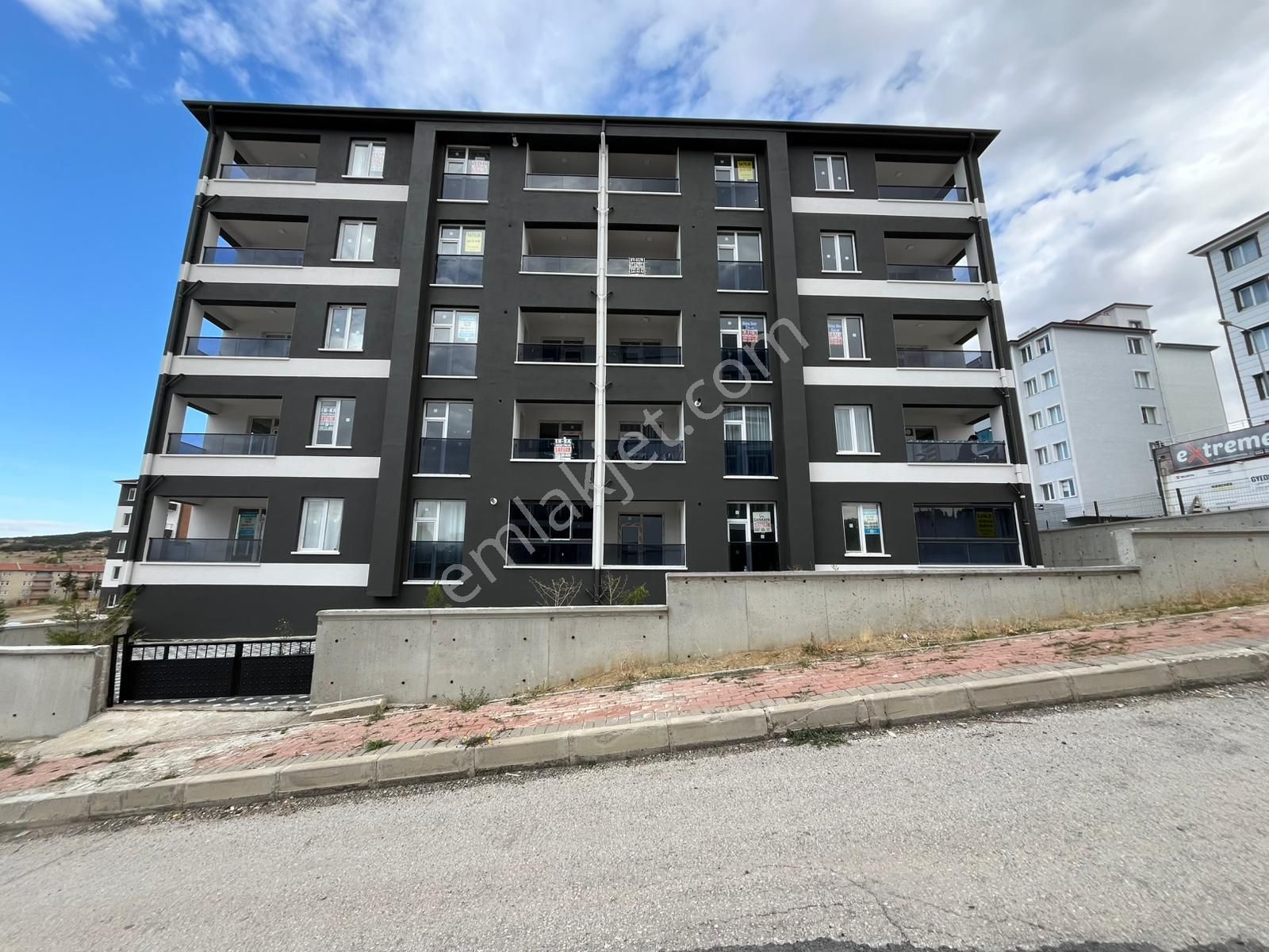 Şehir Hastanesi Mevkiinde 2+1 Satılık Daire***burcu Emlaktan*** - Görsel 3