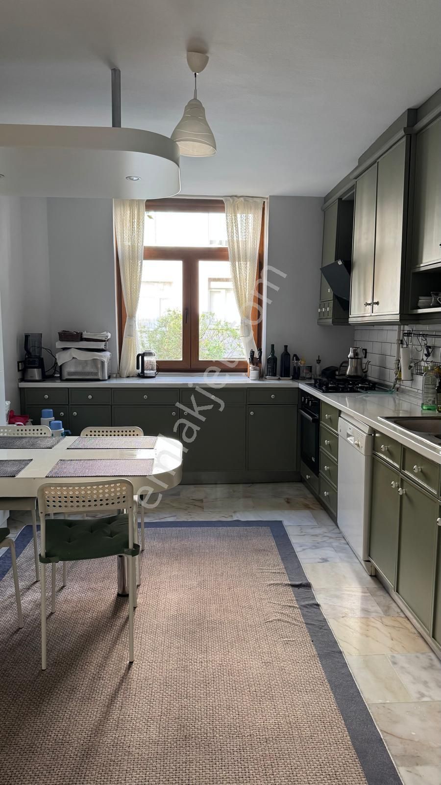 Acıbadem 'de Merkezi Konumda Asansörlü 4+1 Satılık Daire - Görsel 9