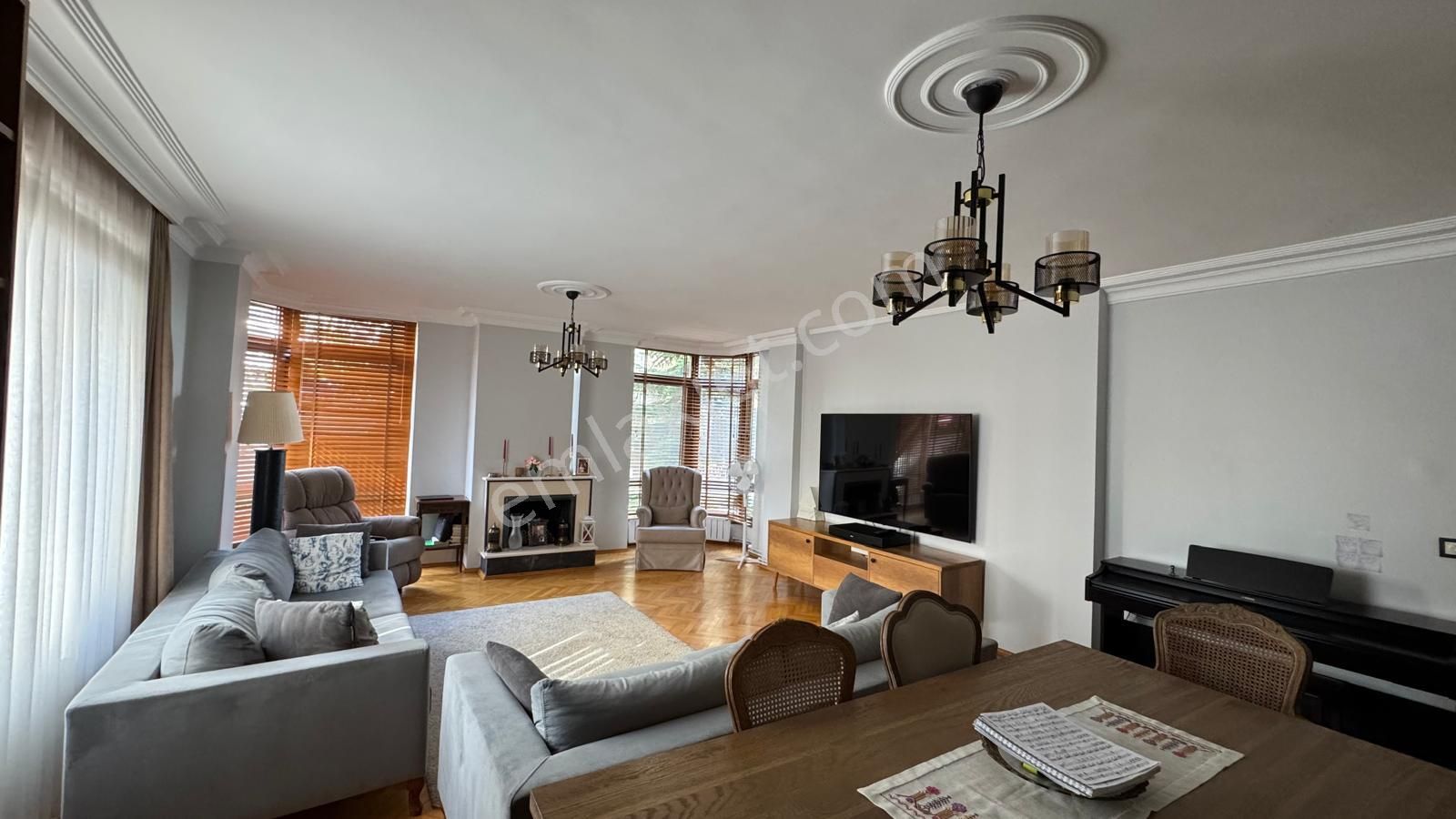 Acıbadem 'de Merkezi Konumda Asansörlü 4+1 Satılık Daire - Görsel 7