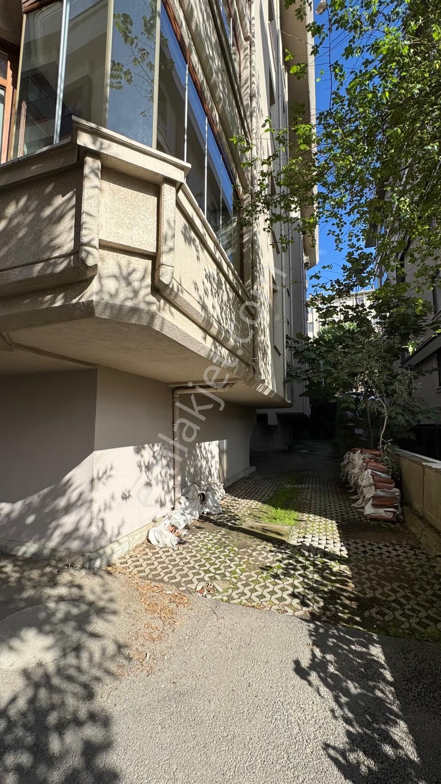 Acıbadem 'de Merkezi Konumda Asansörlü 4+1 Satılık Daire - Görsel 19