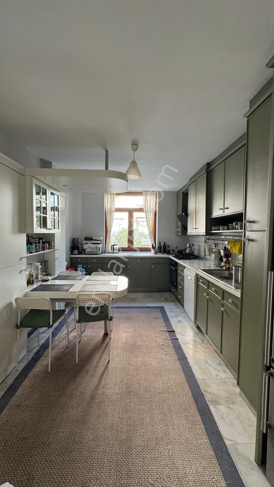 Acıbadem 'de Merkezi Konumda Asansörlü 4+1 Satılık Daire - Görsel 8