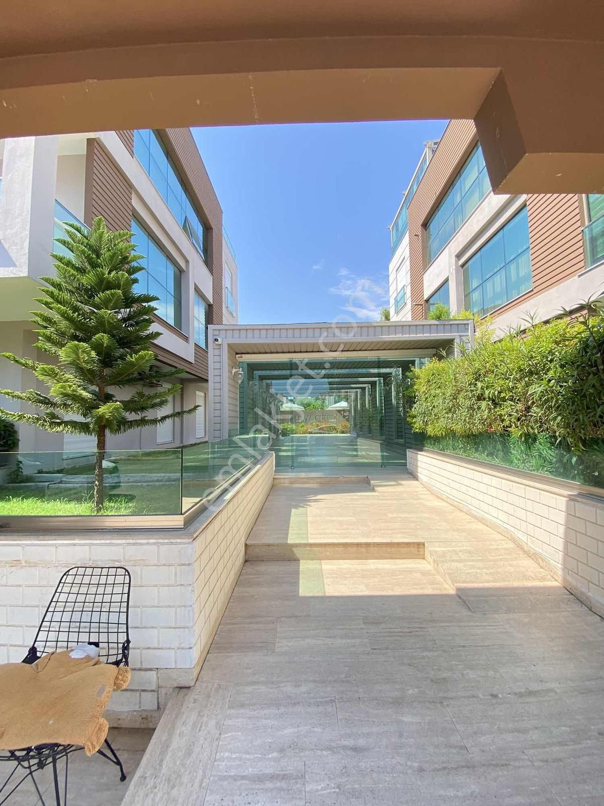 Güzeloba Lüks Site Havuz Cephe Ayrı Mutfak Ebeveyn Banyo - Görsel 12