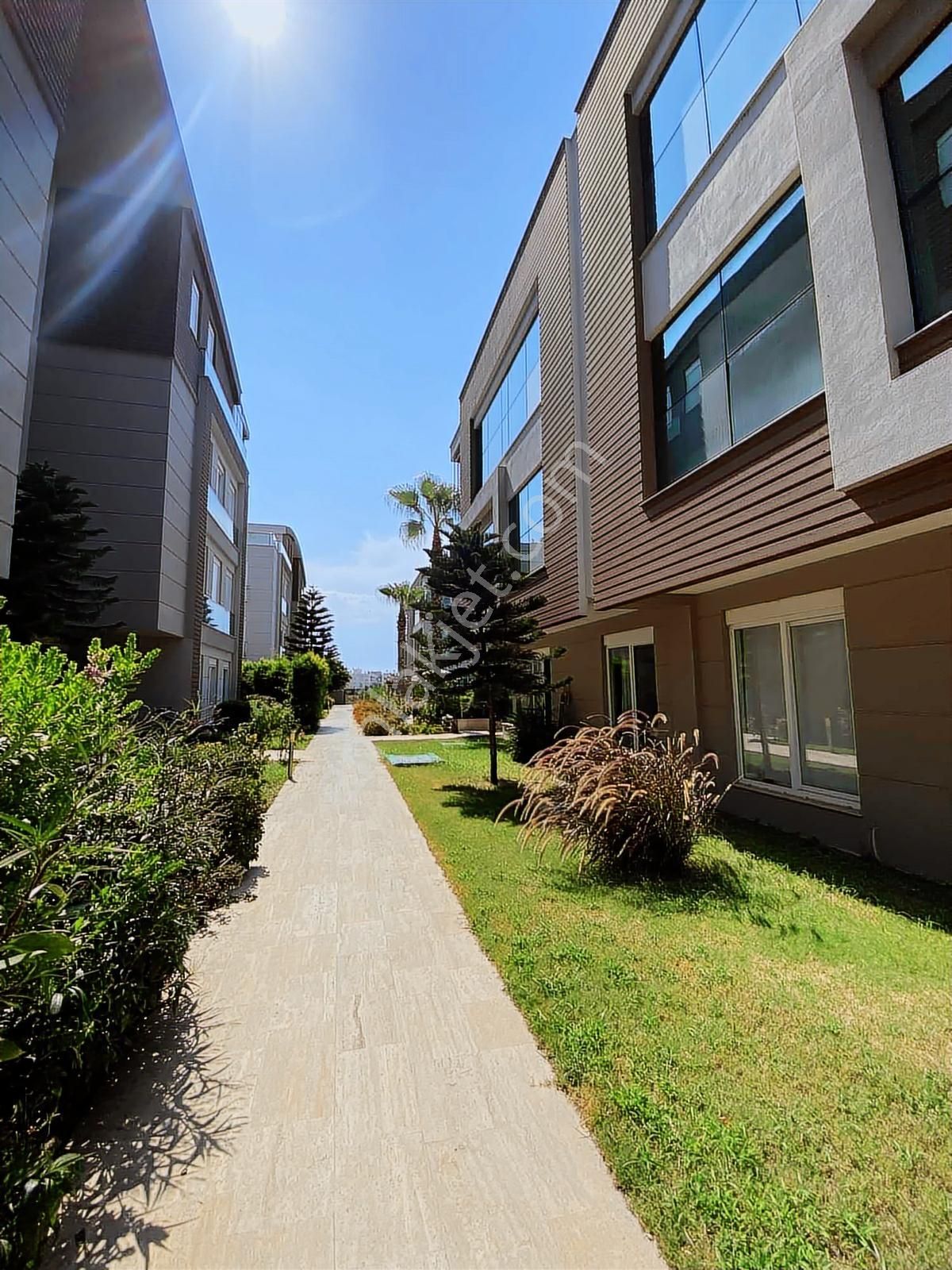 Güzeloba Lüks Site Havuz Cephe Ayrı Mutfak Ebeveyn Banyo - Görsel 3