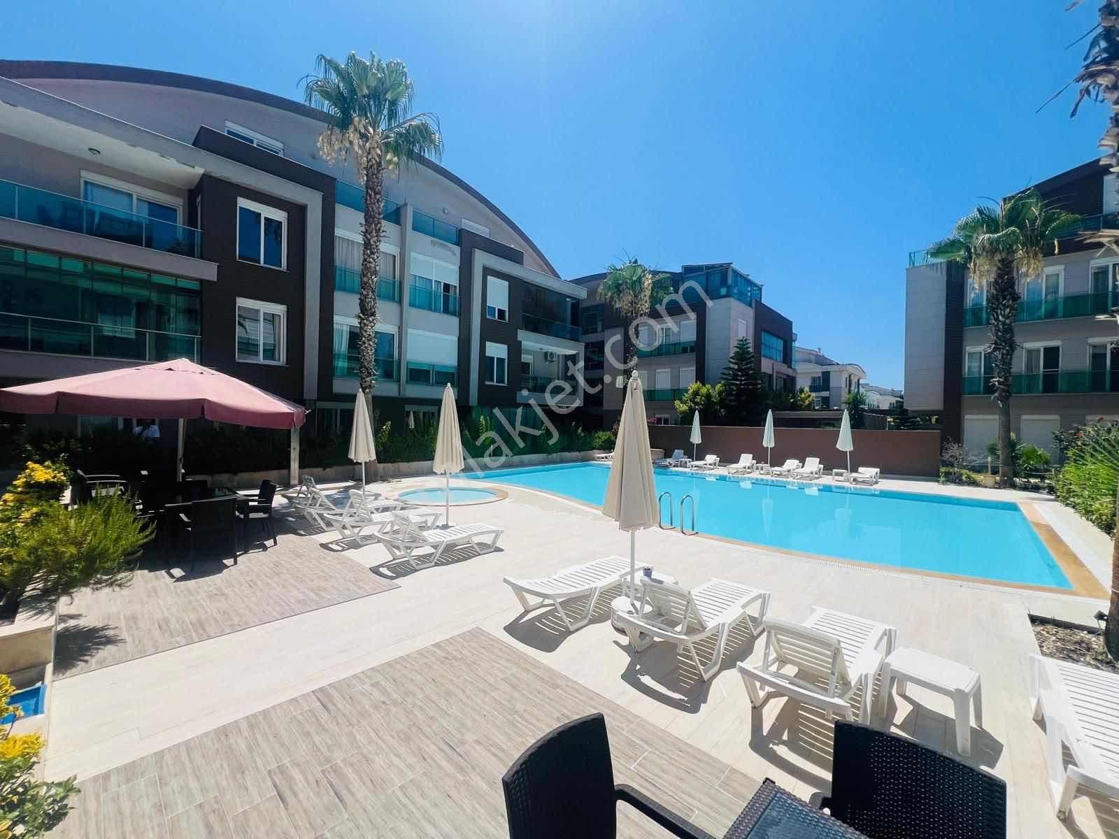 Güzeloba Lüks Site Havuz Cephe Ayrı Mutfak Ebeveyn Banyo - Görsel 31