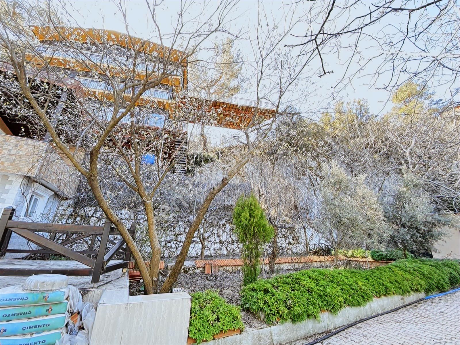 Hisarçandırda 1715m2 Arsa İçerisinde Havuzlu Lüks Bahçeli Villa - Görsel 18