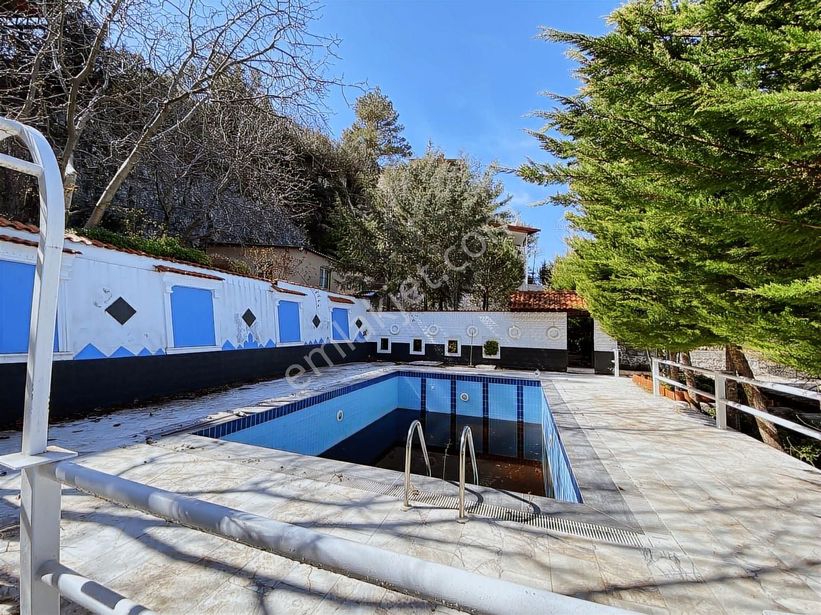 Hisarçandırda 1715m2 Arsa İçerisinde Havuzlu Lüks Bahçeli Villa - Görsel 7