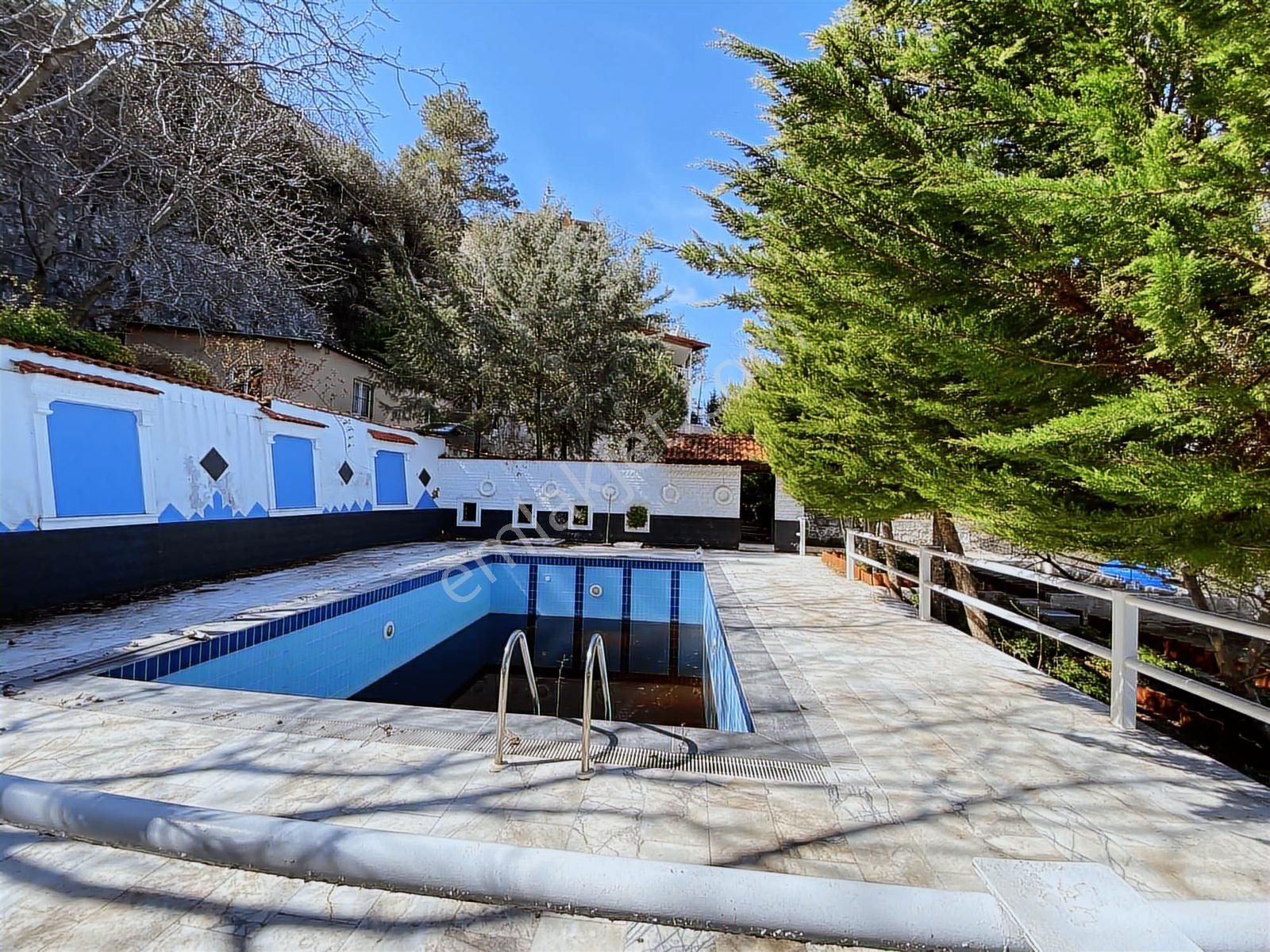 Hisarçandırda 1715m2 Arsa İçerisinde Havuzlu Lüks Bahçeli Villa - Görsel 21