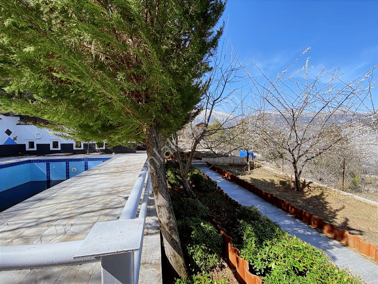 Hisarçandırda 1715m2 Arsa İçerisinde Havuzlu Lüks Bahçeli Villa - Görsel 26