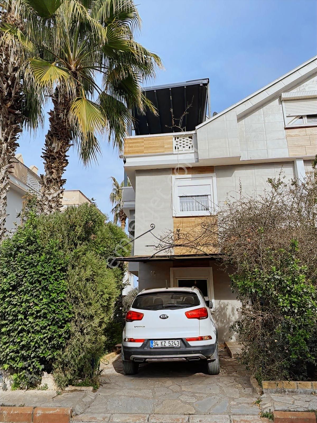 Altıntaş Satılık Villa Havuzlu Site İçerisinde - Görsel 19