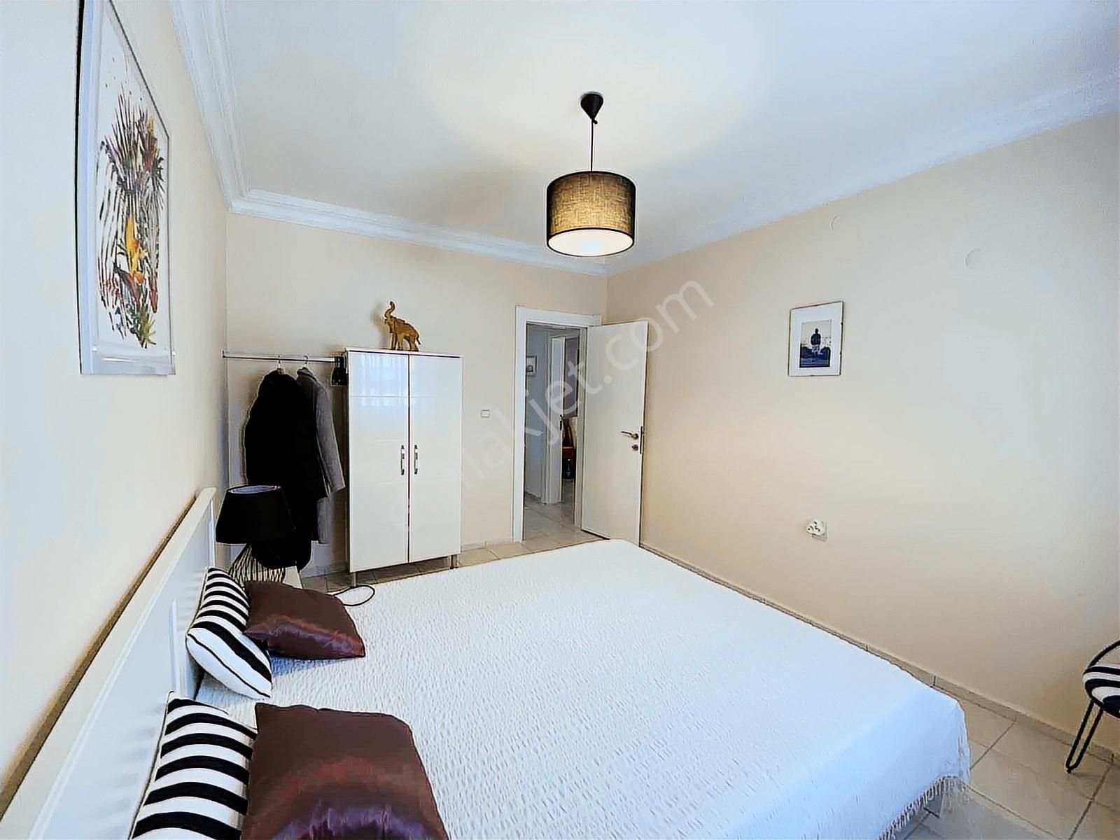 Altıntaş Satılık Villa Havuzlu Site İçerisinde - Görsel 3