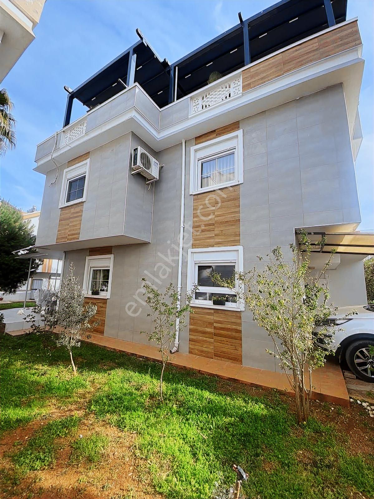 Altıntaş Satılık Villa Havuzlu Site İçerisinde - Görsel 16