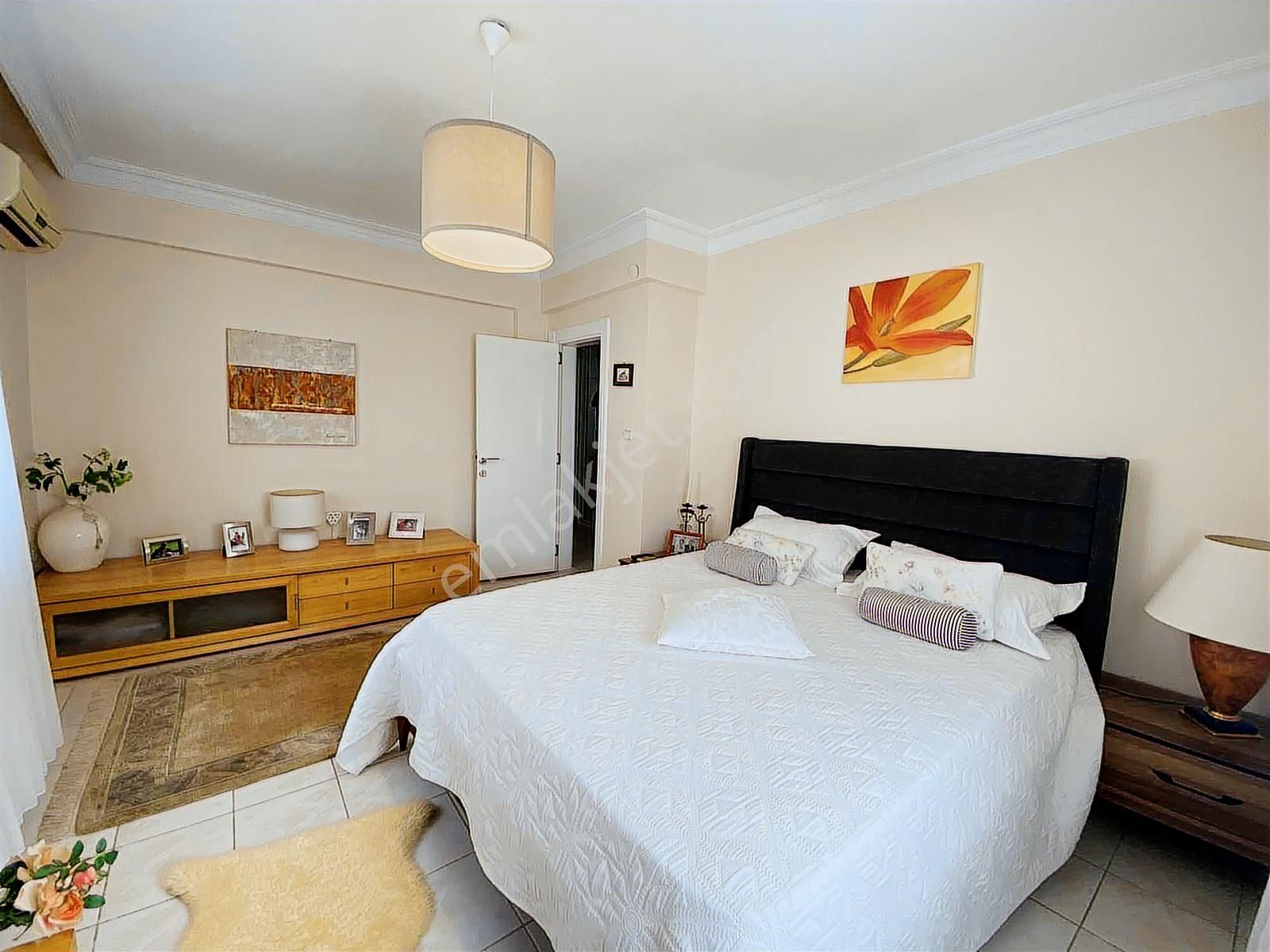 Altıntaş Satılık Villa Havuzlu Site İçerisinde - Görsel 32