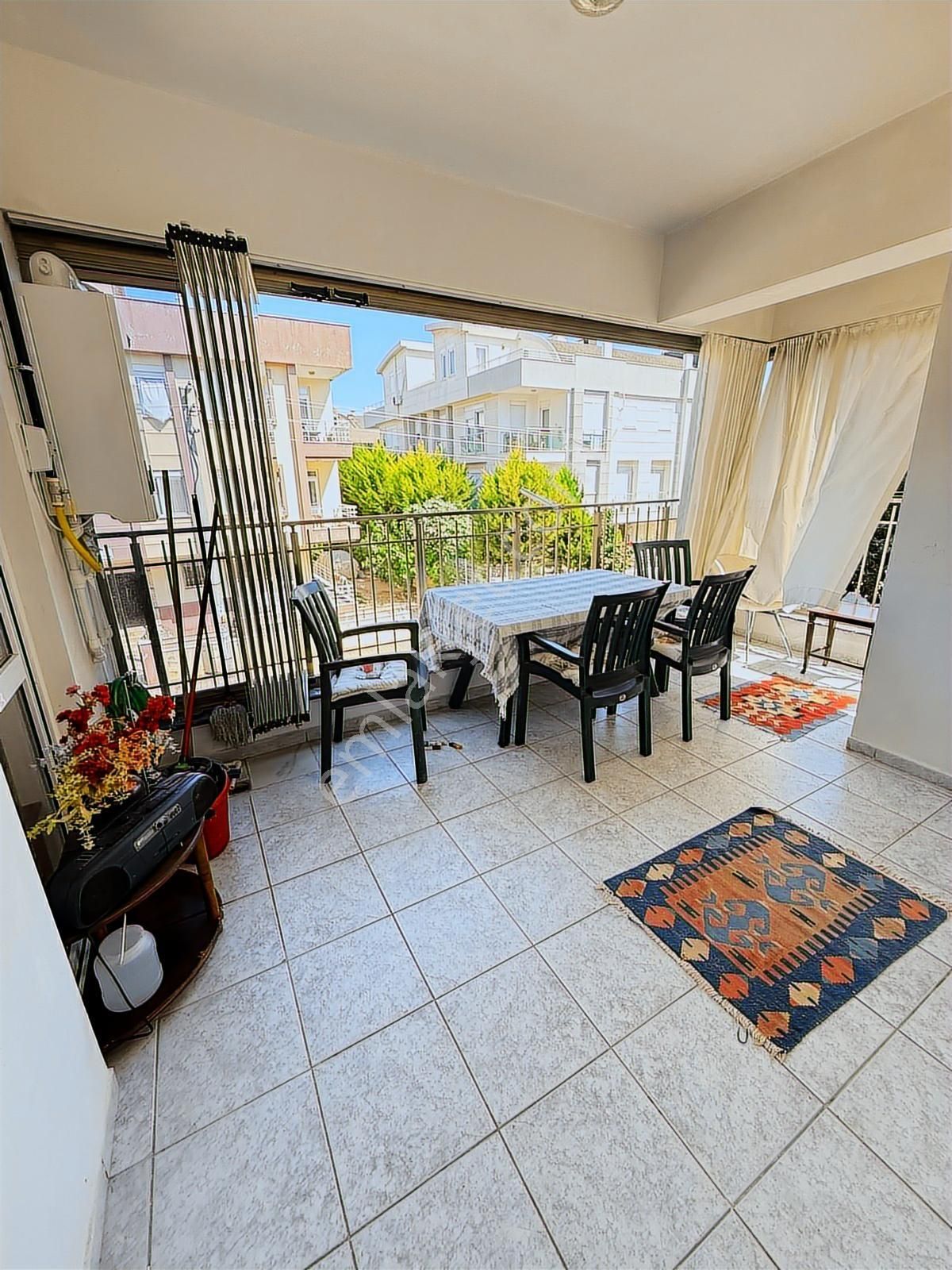 Havuzlu Site İçerisinde 3+1 Ayrı Mutfak Doğalgazlı Daire - Görsel 26