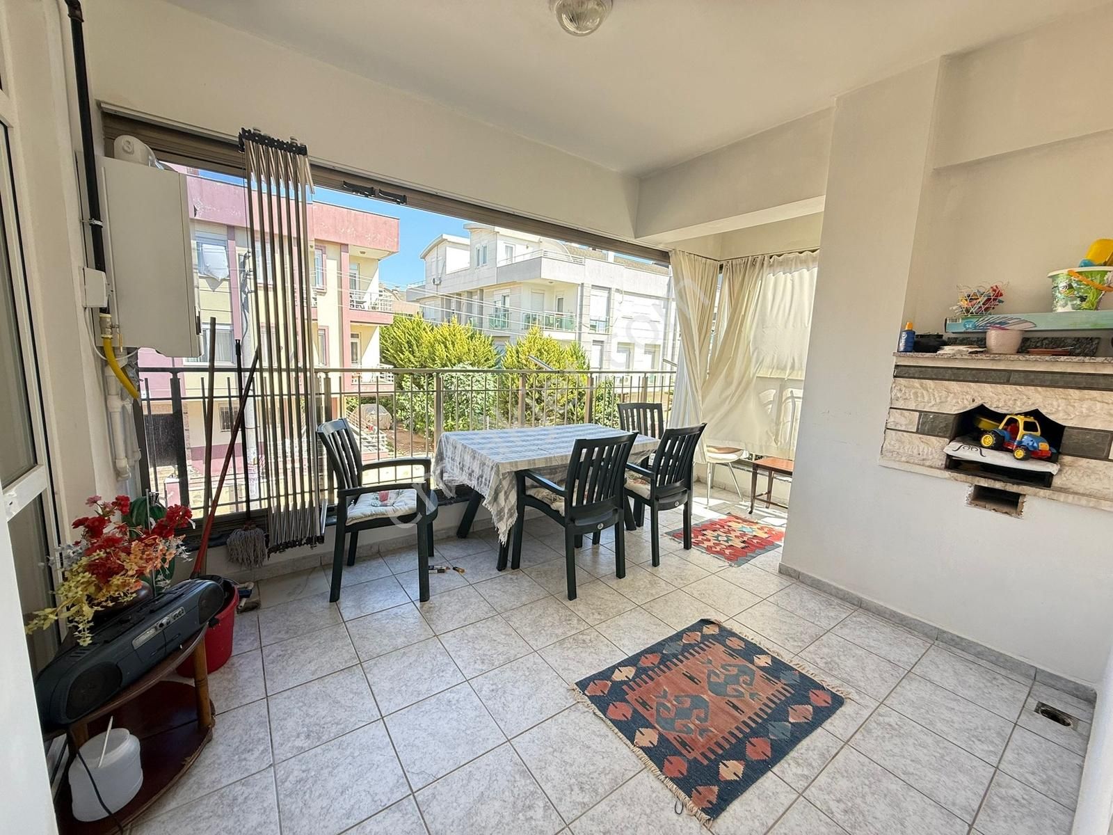 Havuzlu Site İçerisinde 3+1 Ayrı Mutfak Doğalgazlı Daire - Görsel 3