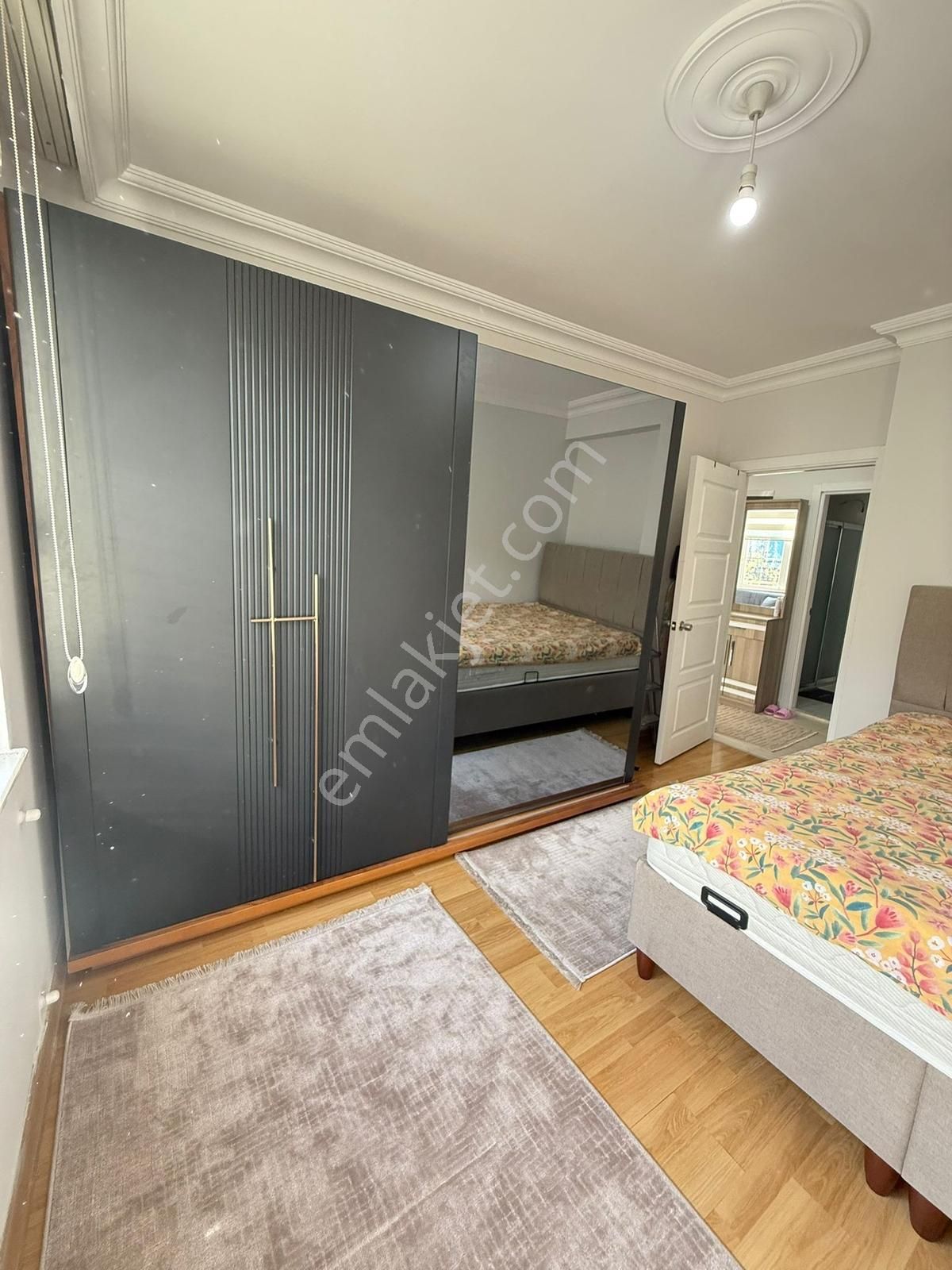 R.denktaş Caddesi Katta 2+1 Temiz Eşyalı Kiralık Daire - Görsel 3