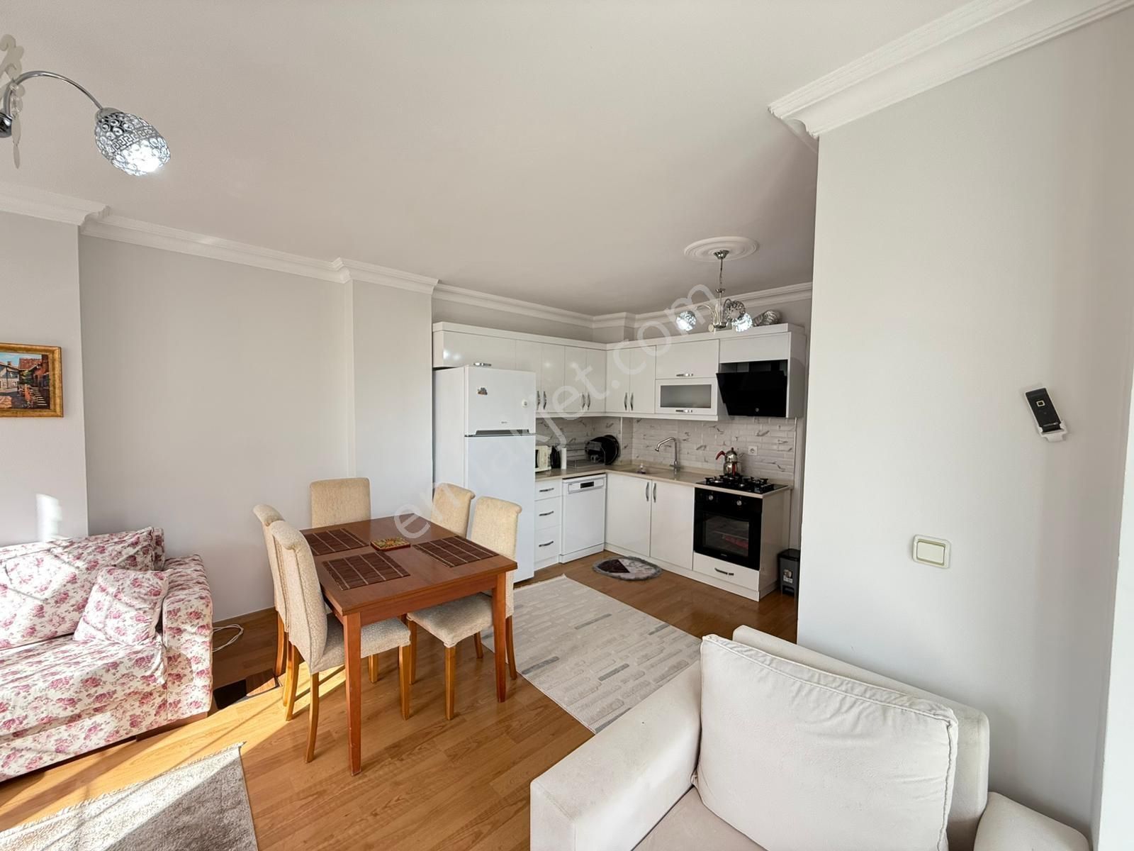 R.denktaş Caddesi Katta 2+1 Temiz Eşyalı Kiralık Daire - Görsel 15