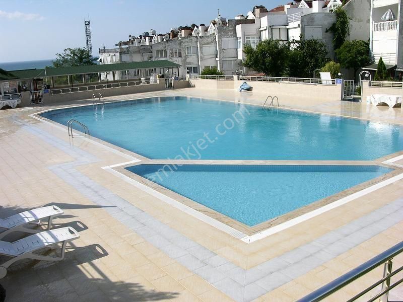 Haydar Emlaktan Yenicede Büyük Bahçeli,köşe,deniz Manz.havuzlu Sitede - Görsel 2