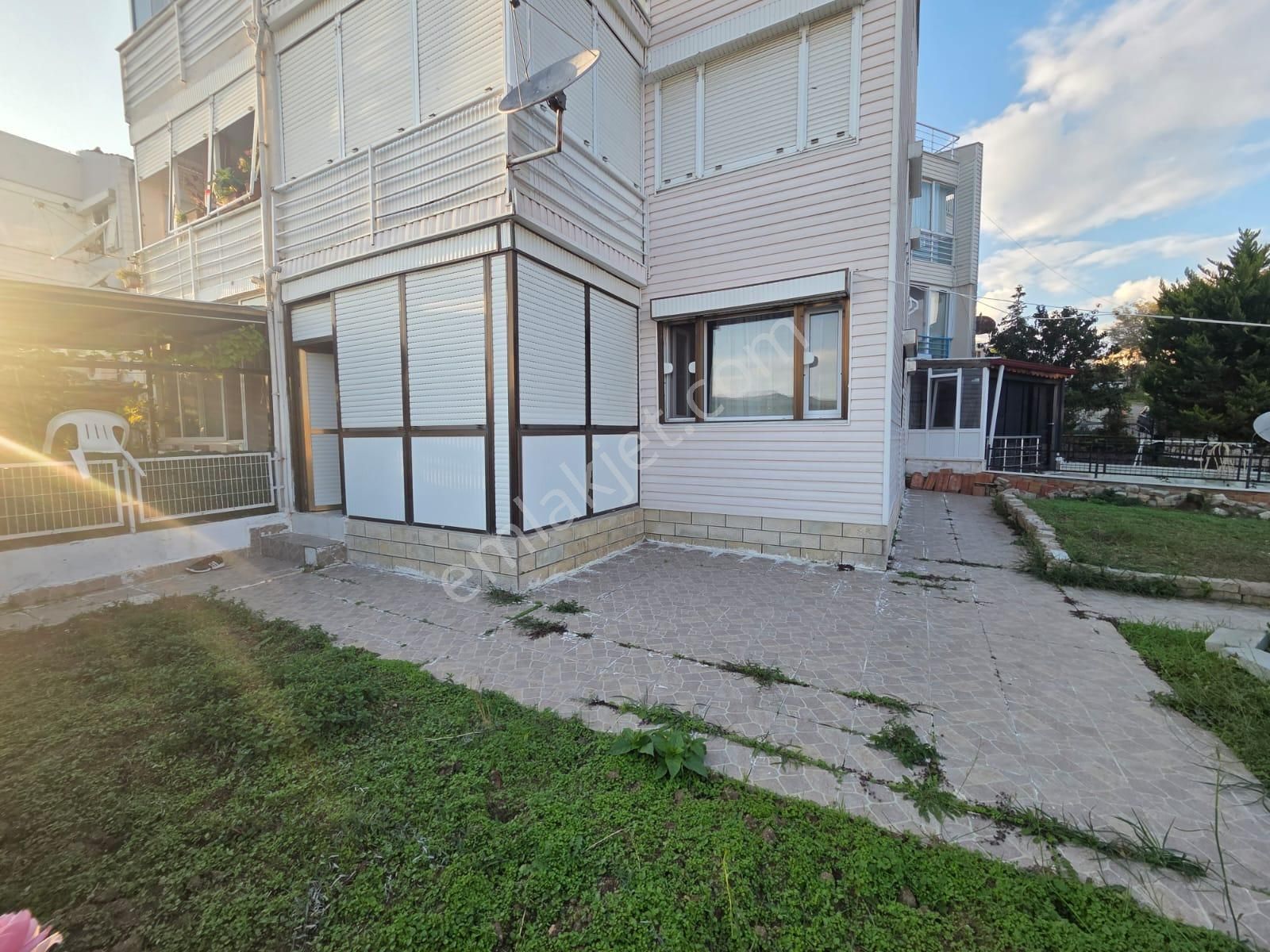 Haydar Emlaktan Yenicede Büyük Bahçeli,köşe,deniz Manz.havuzlu Sitede - Görsel 14