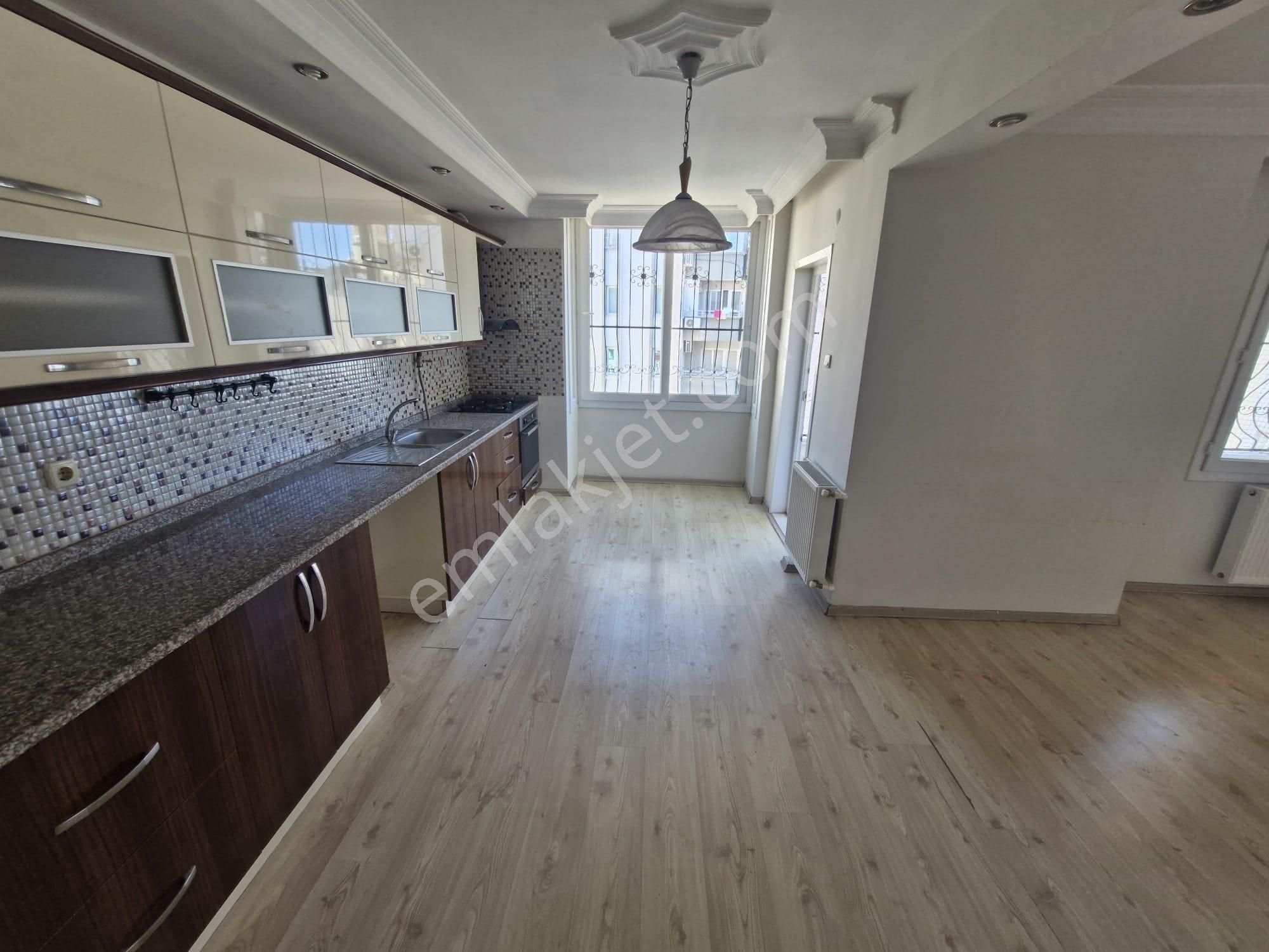 İz'den Kenen Evren'de Geniş Oturumlu Teras Balkonlu Daire - Görsel 5