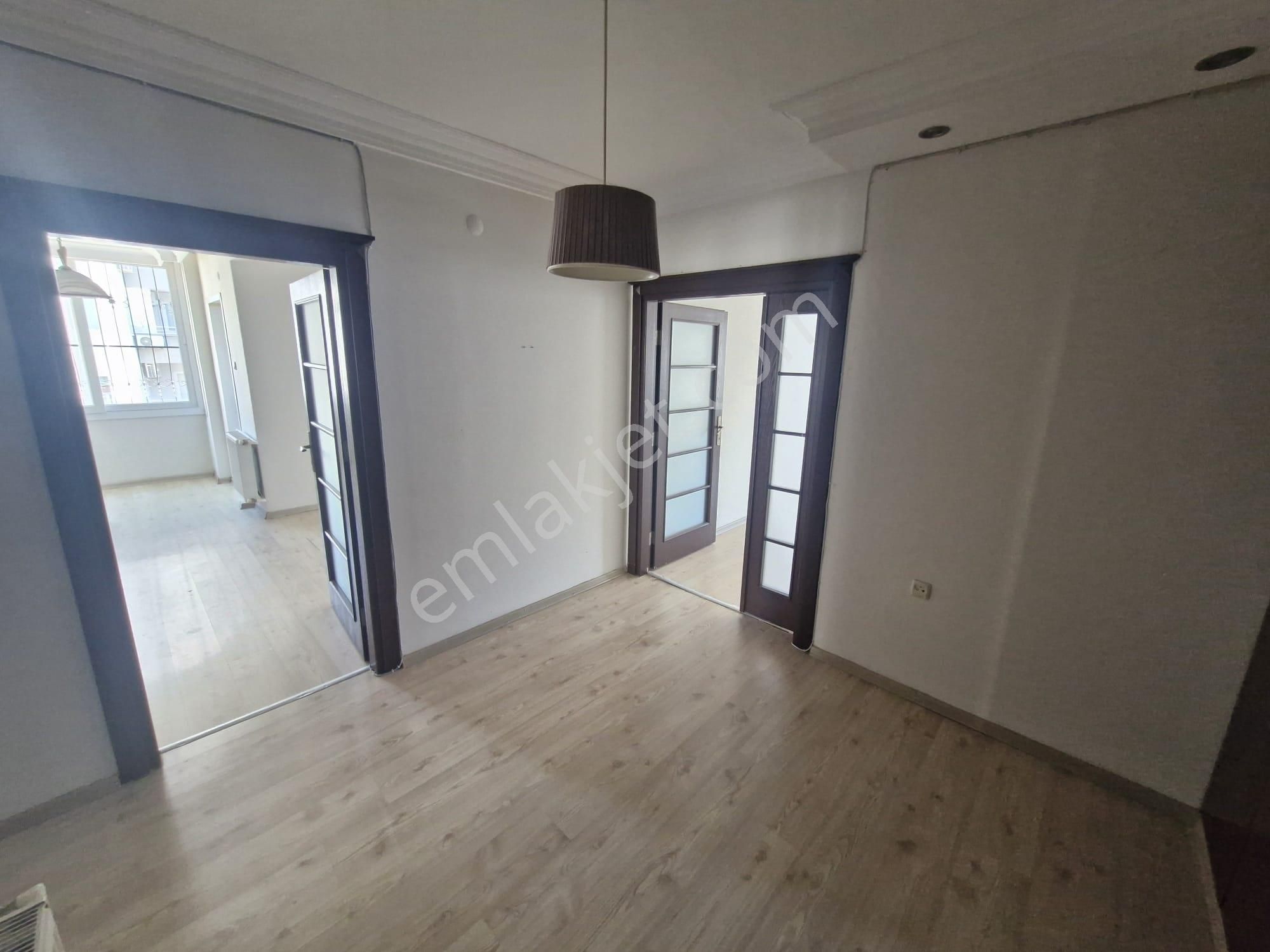 İz'den Kenen Evren'de Geniş Oturumlu Teras Balkonlu Daire - Görsel 3