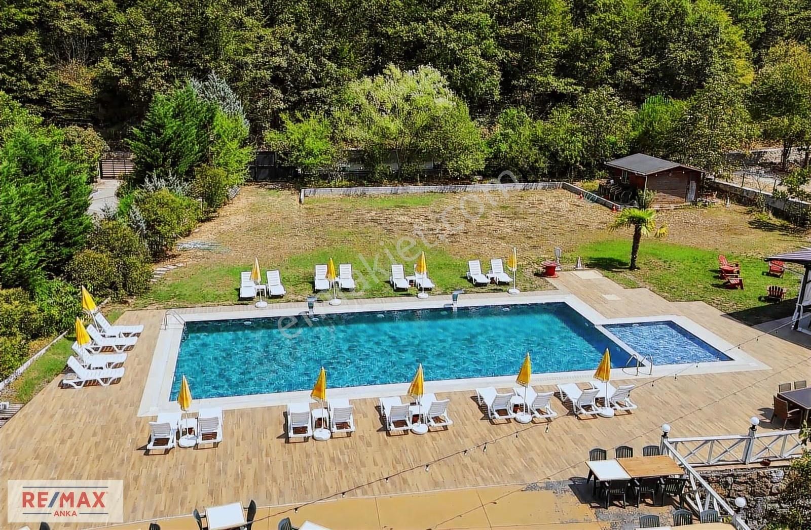 Karamandere'de 1383 M2 İçerisinde Havuz Olan Satılık Tarla