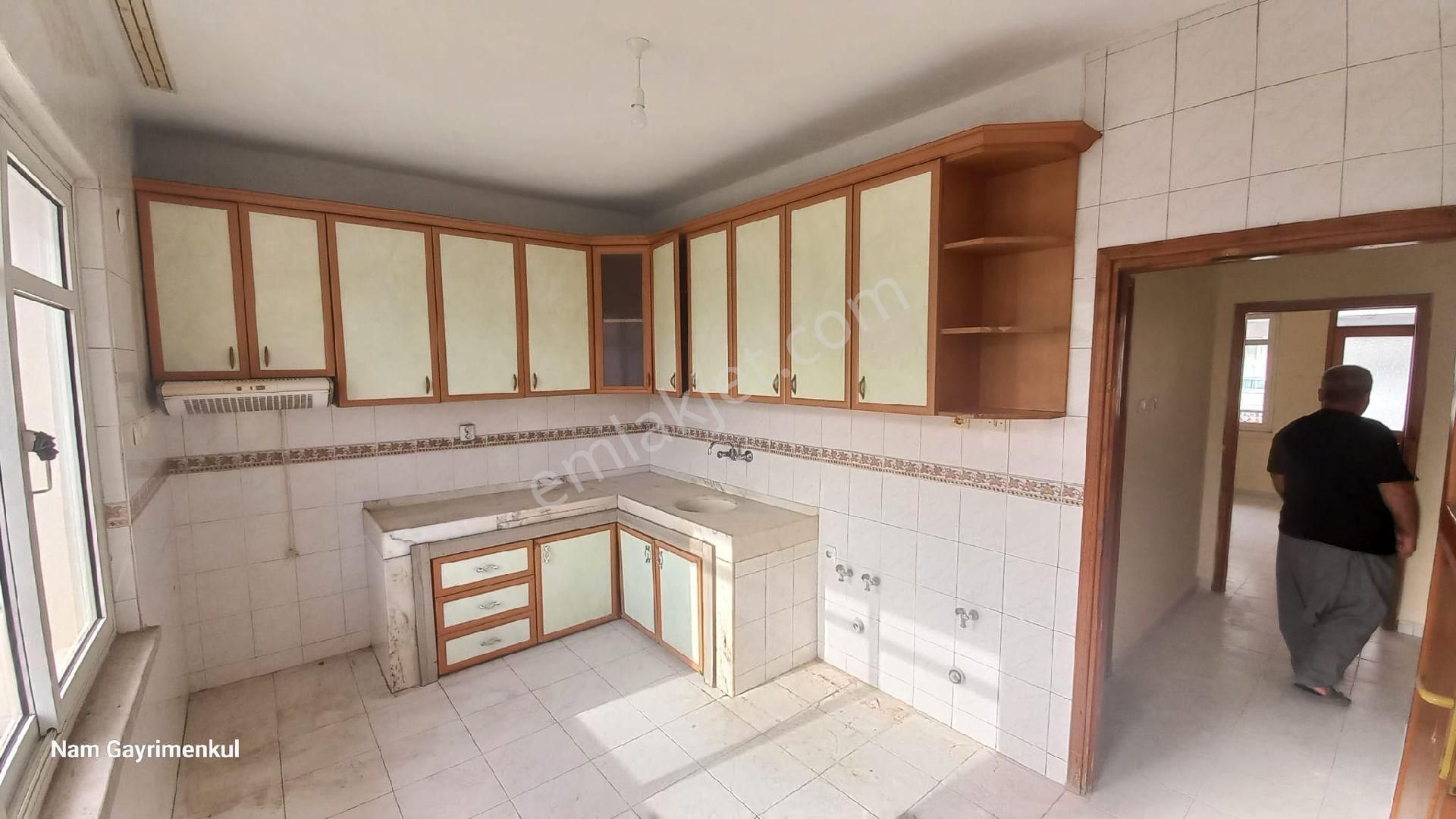 Selçuklar Mahallesi'nde 3+1 Kiralık Daire - Görsel 4