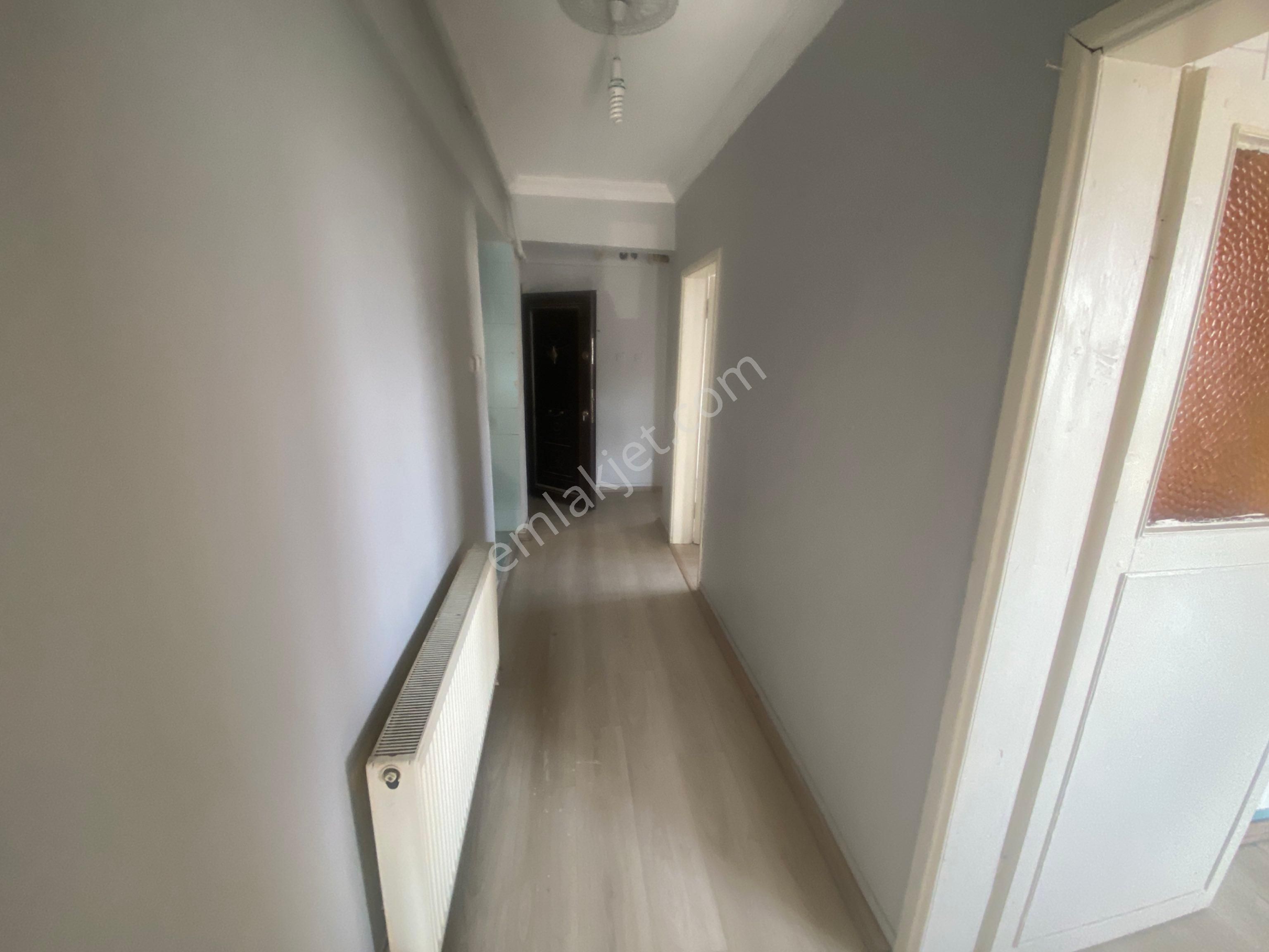 Uğur Emlaktan Bağlık Mah 3+1 3. Kat Yatırımlık Daire - Görsel 16