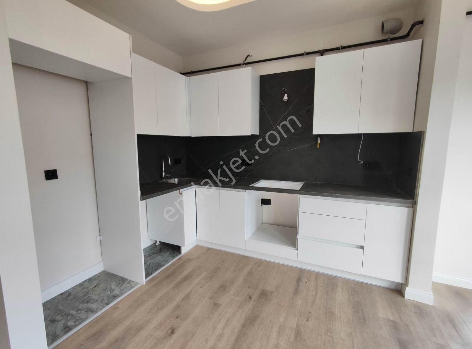 Çiftlikköy Sahilde Caddeye Cephe Sıfır 4+1 Dubleks Daire - Görsel 17