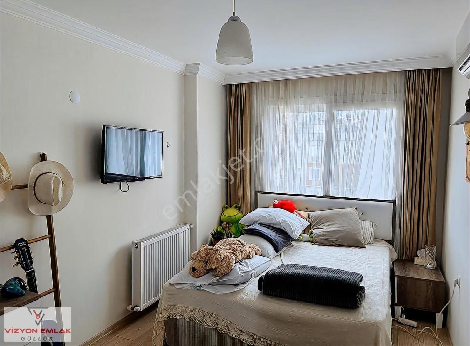 Muğla Güllük Neka Sitesinde Denize 50 Metre Mesafede 5+1 Daire - Görsel 7