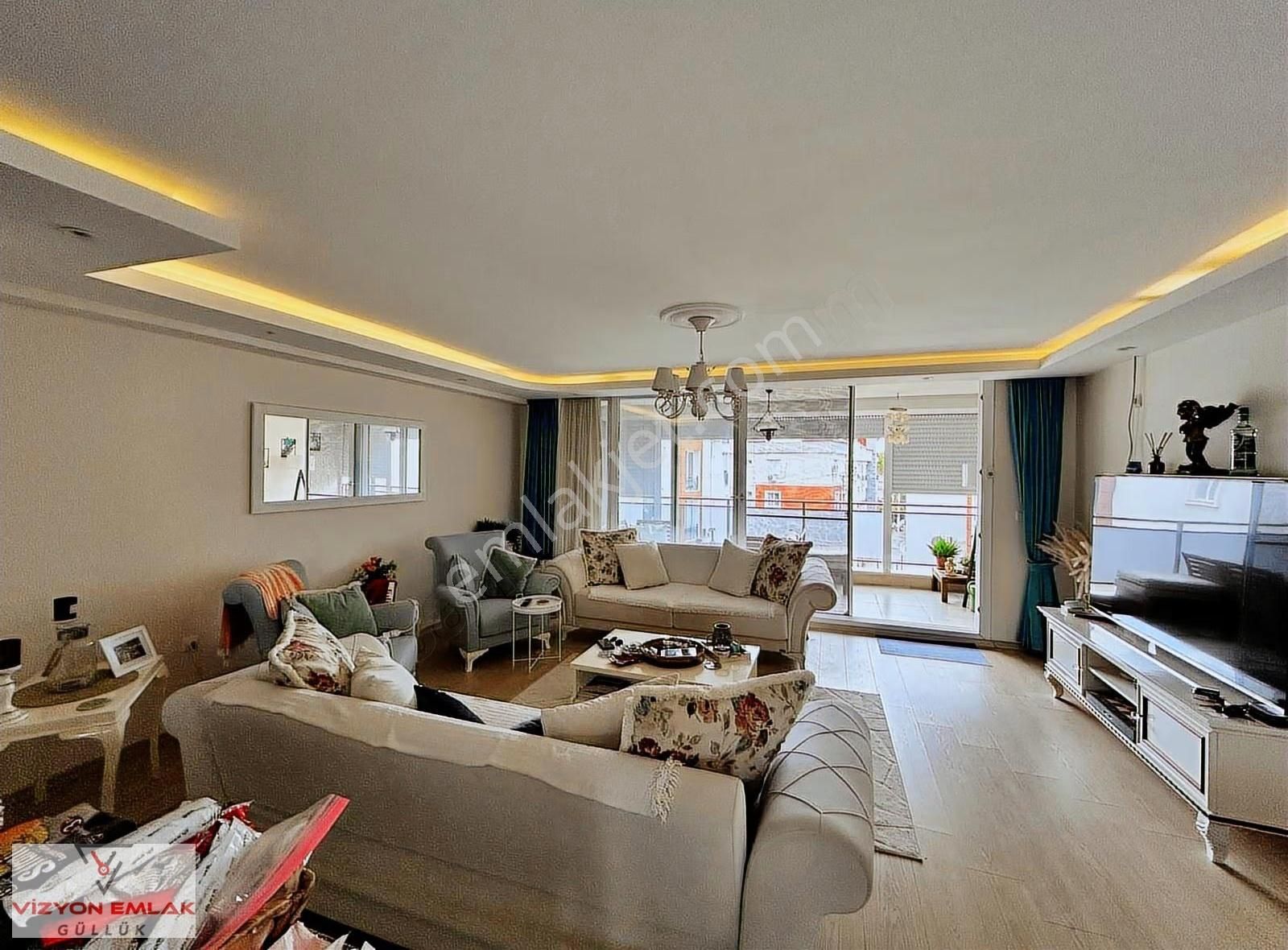 Muğla Güllük Neka Sitesinde Denize 50 Metre Mesafede 5+1 Daire - Görsel 3