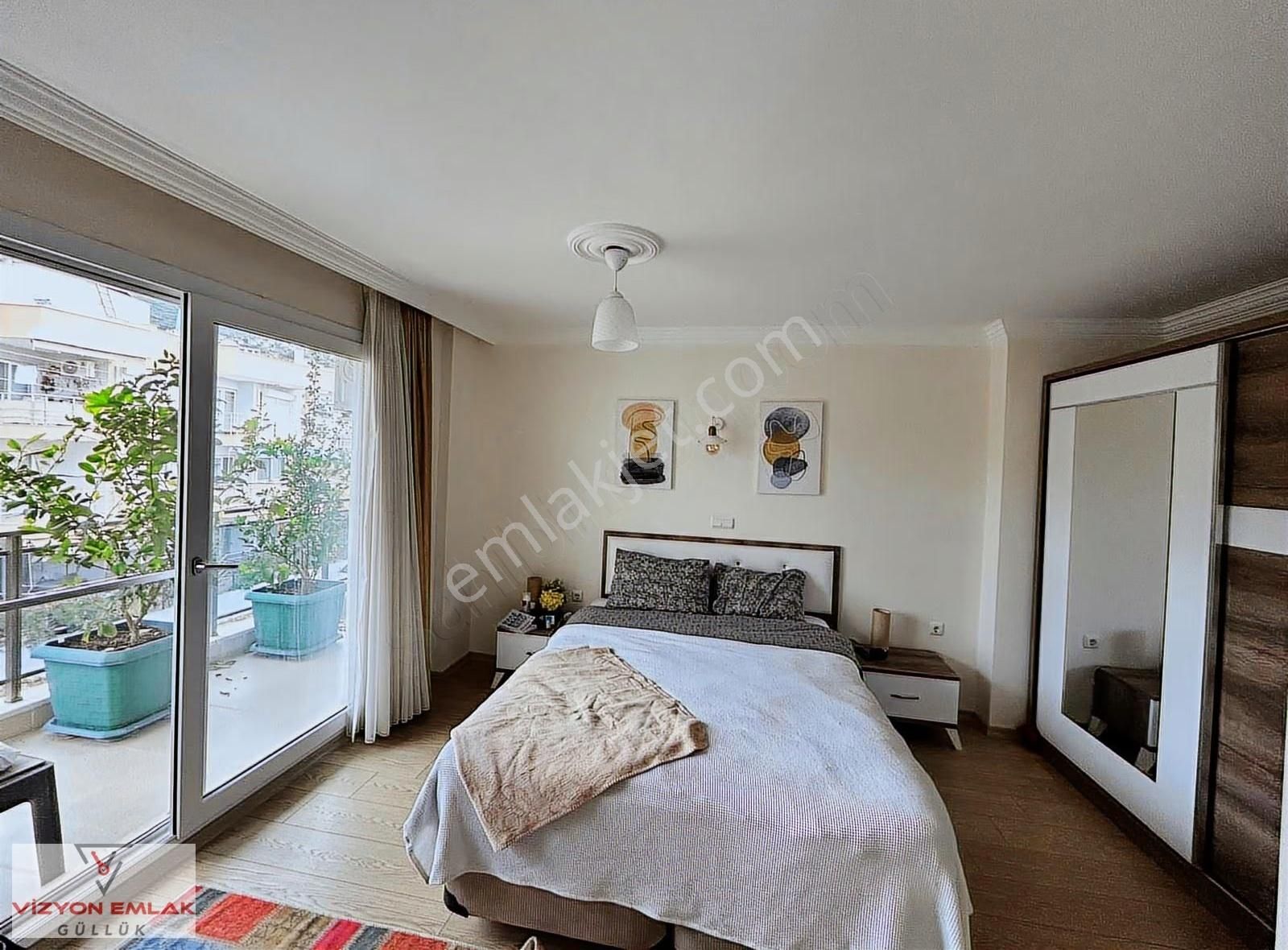 Muğla Güllük Neka Sitesinde Denize 50 Metre Mesafede 5+1 Daire - Görsel 15