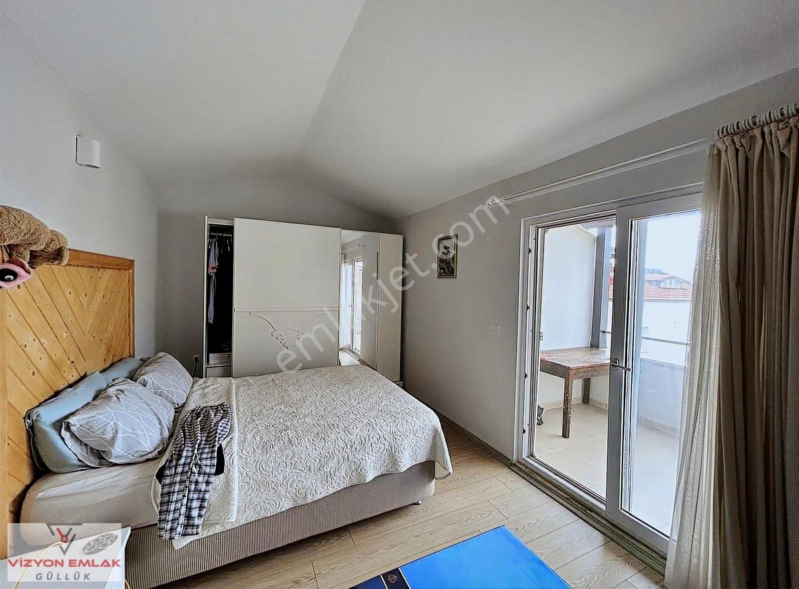 Muğla Güllük Neka Sitesinde Denize 50 Metre Mesafede 5+1 Daire - Görsel 8