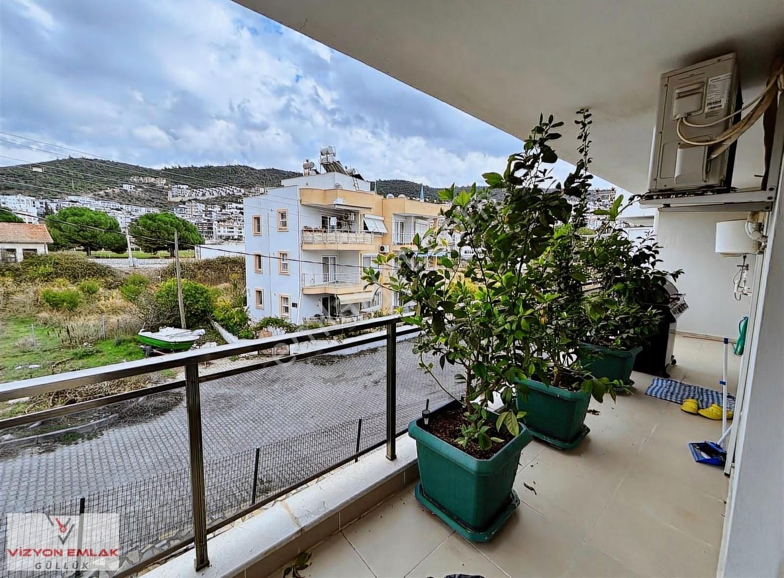 Muğla Güllük Neka Sitesinde Denize 50 Metre Mesafede 5+1 Daire - Görsel 9