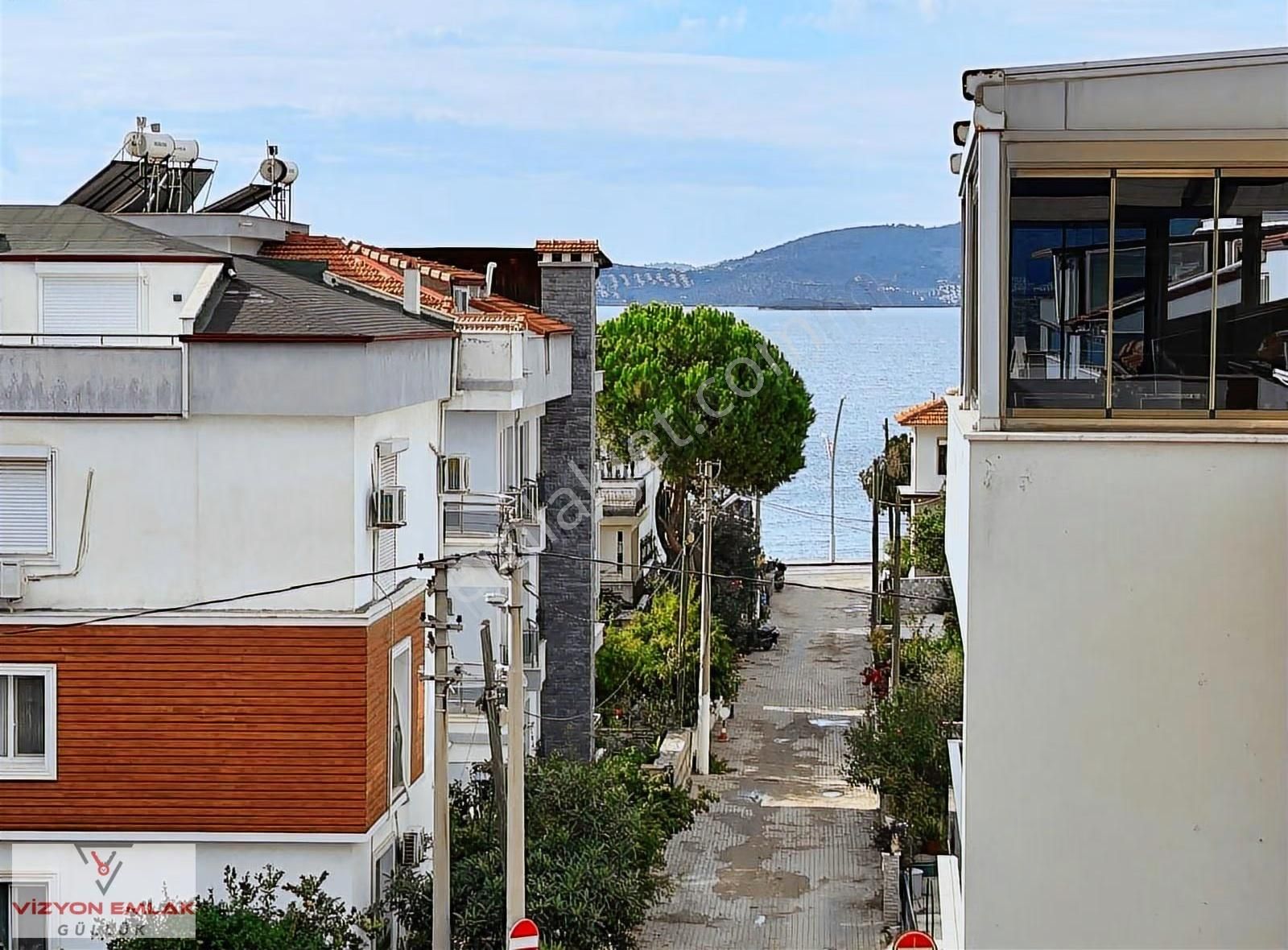 Muğla Güllük Neka Sitesinde Denize 50 Metre Mesafede 5+1 Daire