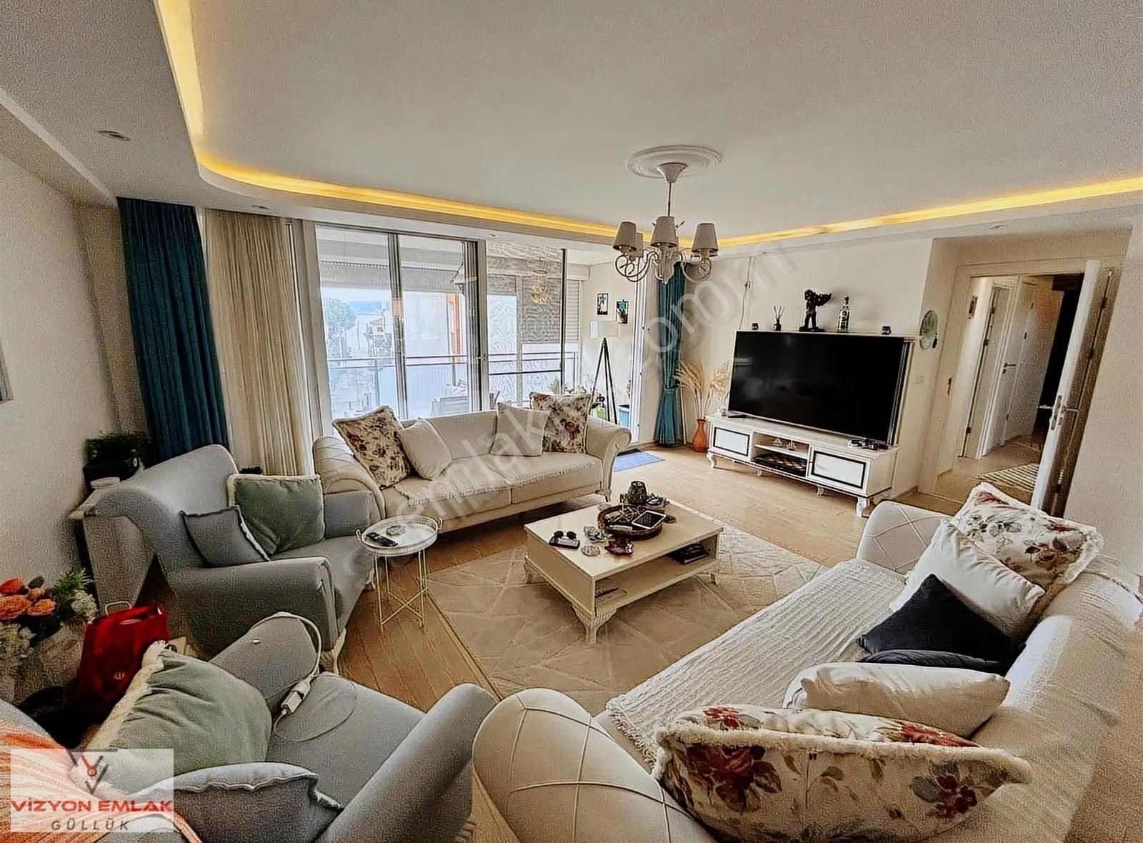 Muğla Güllük Neka Sitesinde Denize 50 Metre Mesafede 5+1 Daire - Görsel 23