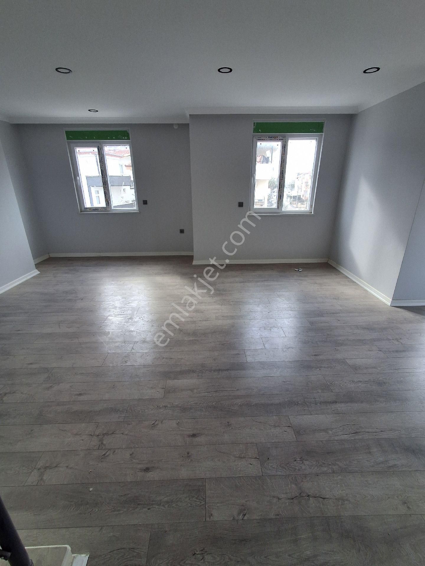 Ilıca'da Merkezi Konumda 4+1 Dubleks - Görsel 4